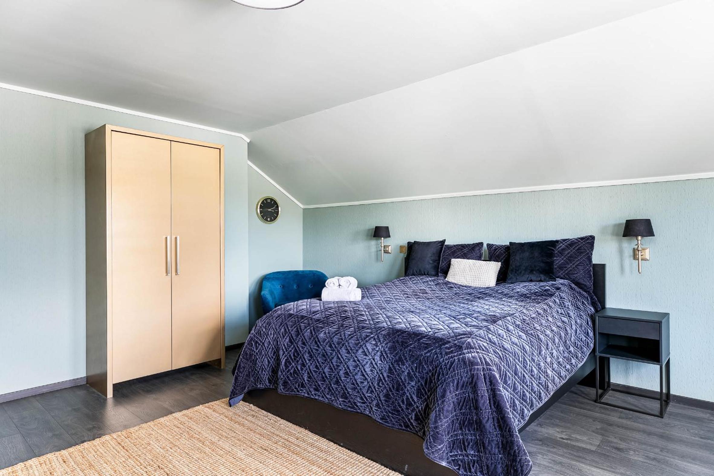 Deluxe Family Room