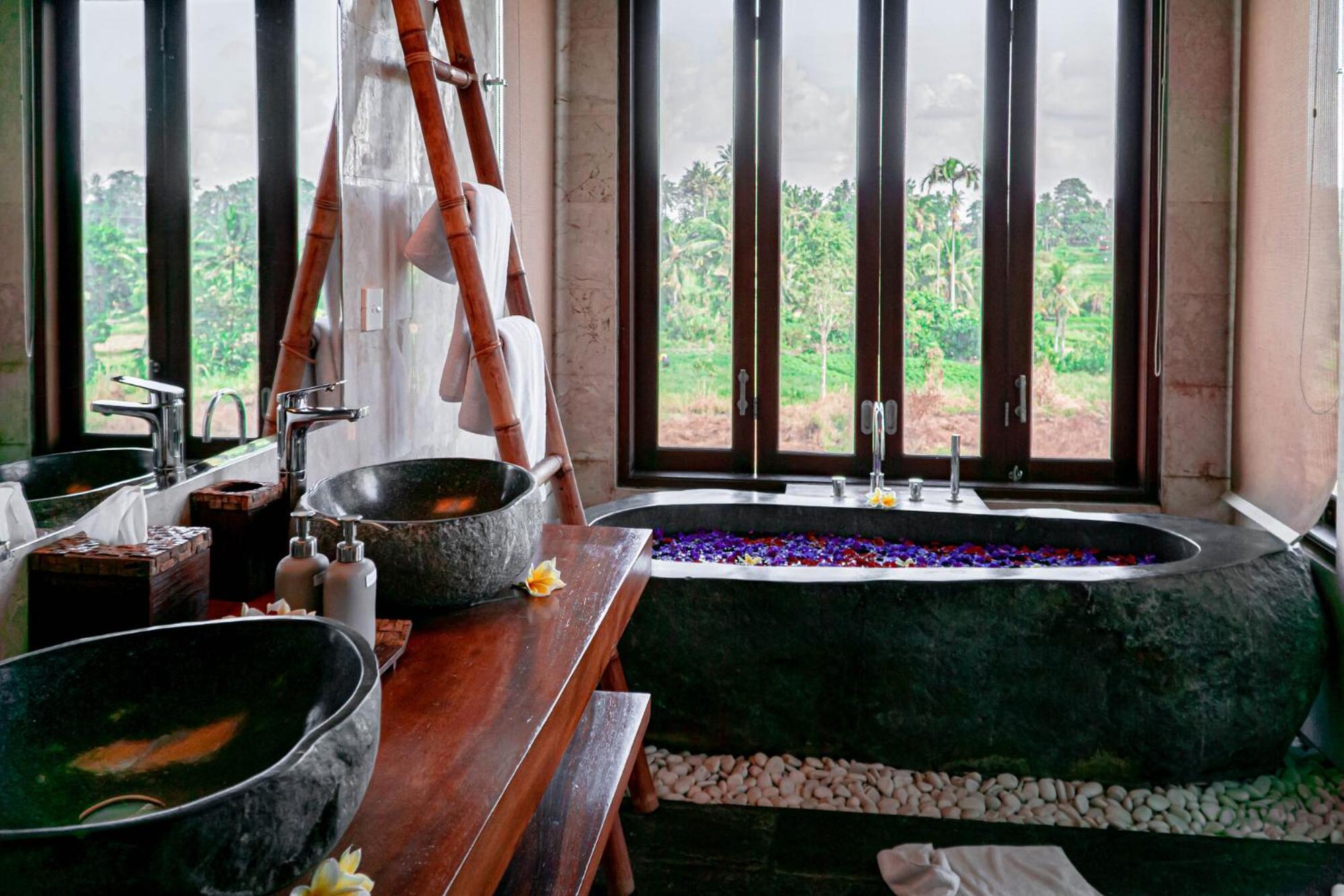 Four-Bedroom Villa with Private Pool - Photo 29