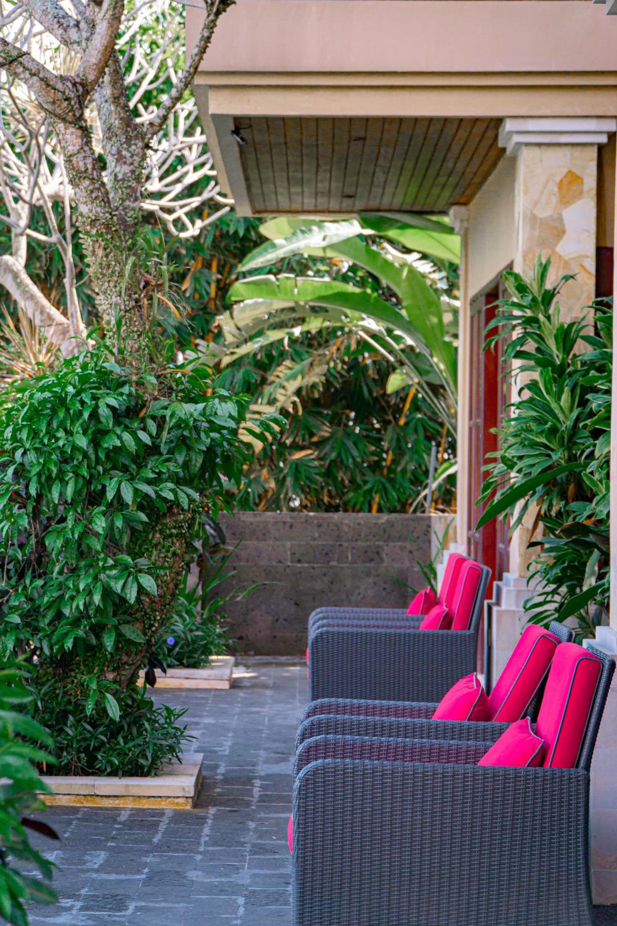 Four-Bedroom Villa with Private Pool - Photo 11