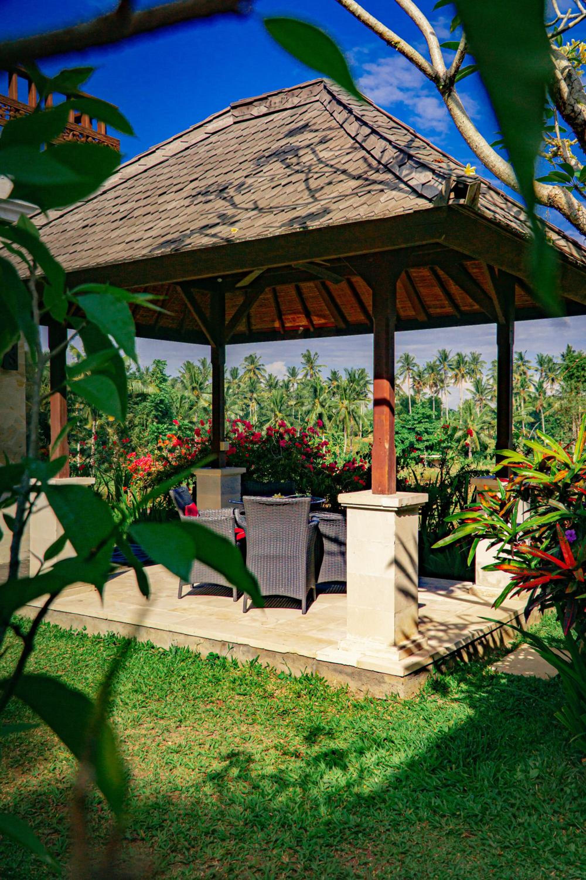 Four-Bedroom Villa with Private Pool - Photo 6