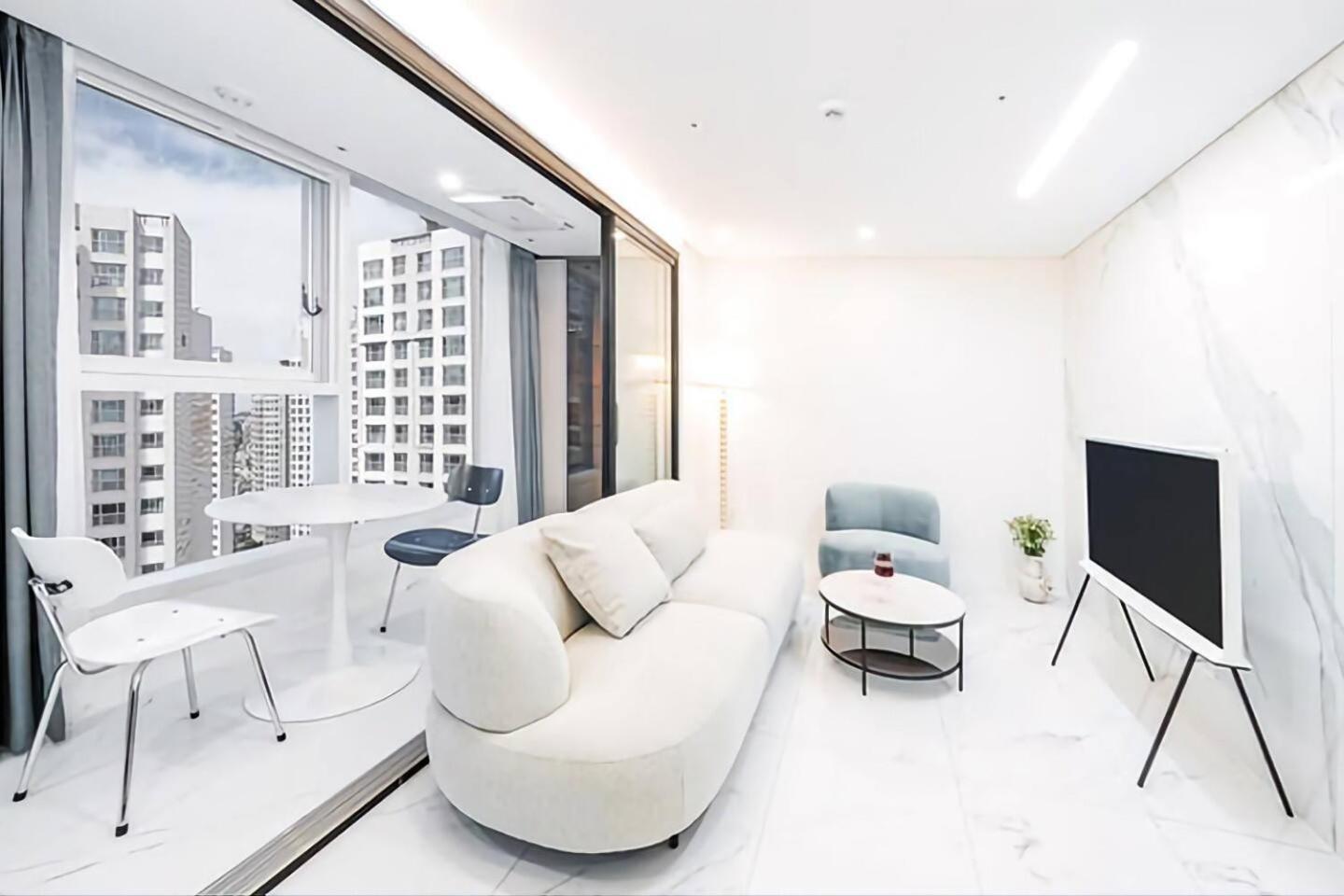 [Main Building] Family Suite -19:00 Check-in - Photo 1