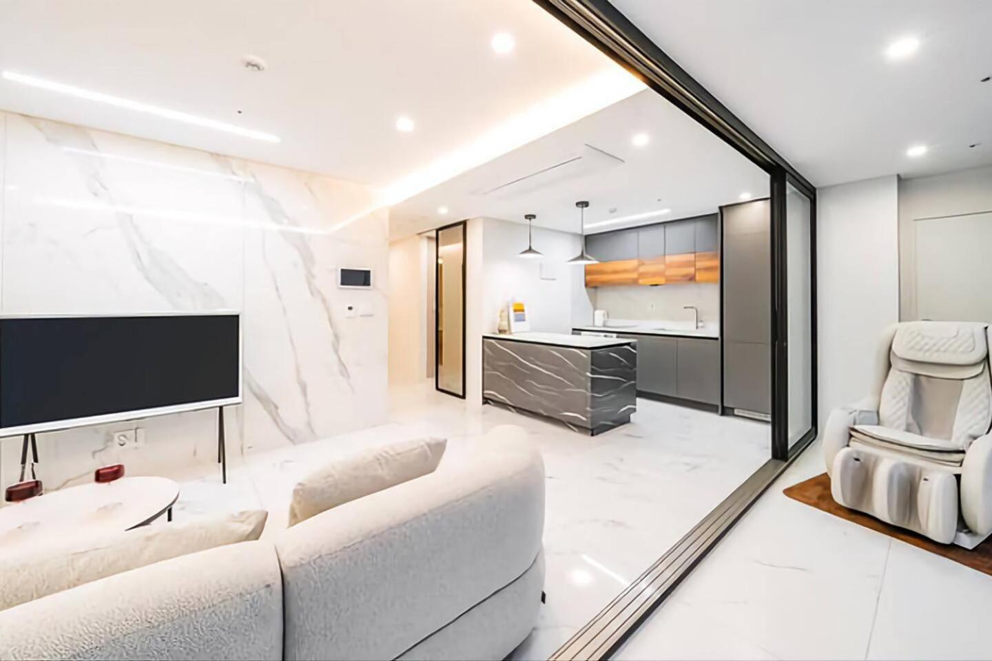 [Main Building] Family Suite -19:00 Check-in - Photo 3