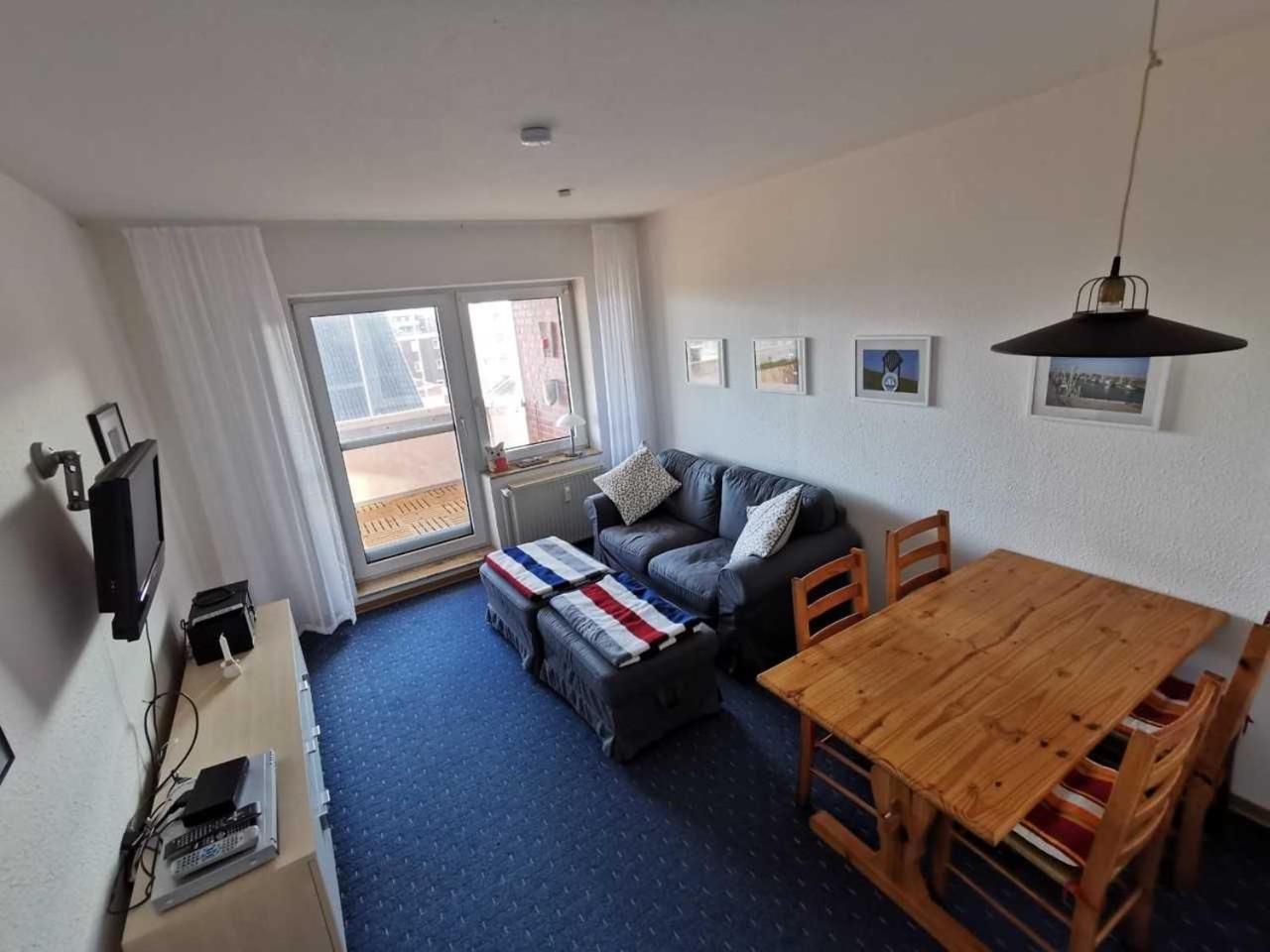 One-Bedroom Apartment with Balcony photo 1