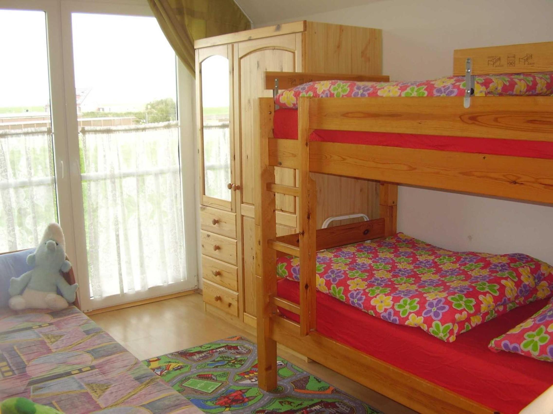 Two-Bedroom Apartment with Balcony photo 2