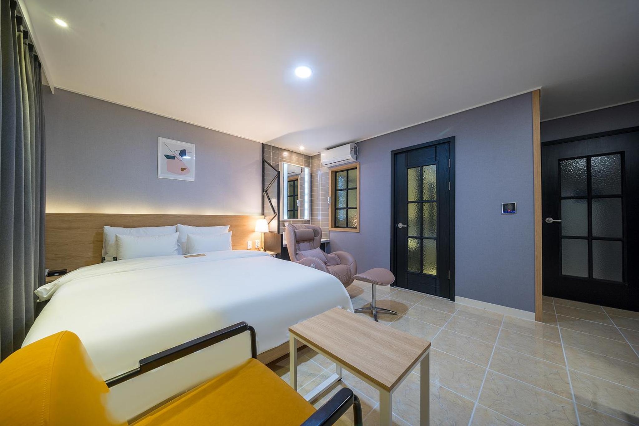 Superior King Room