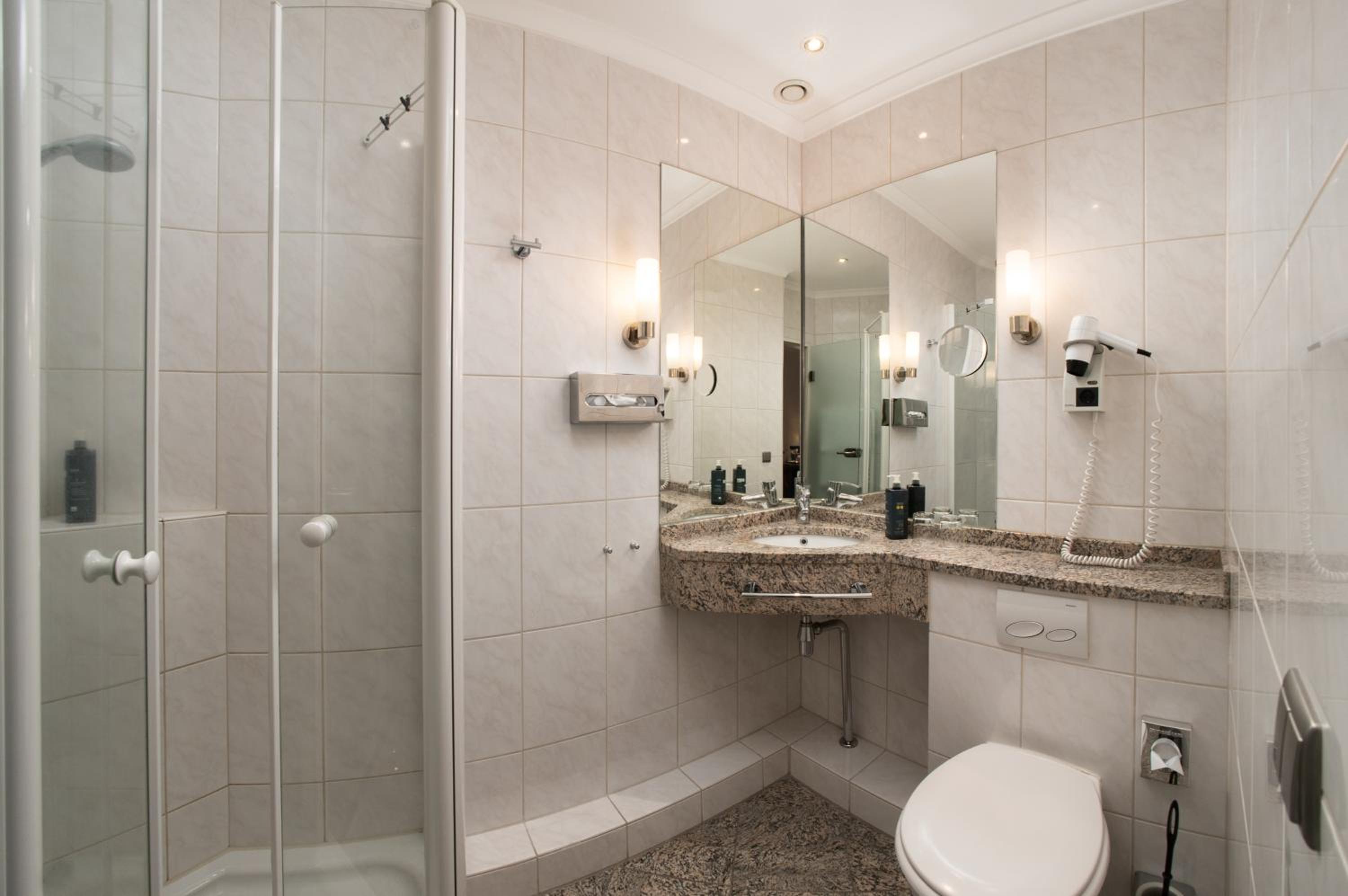 Small Double Room - Photo 5