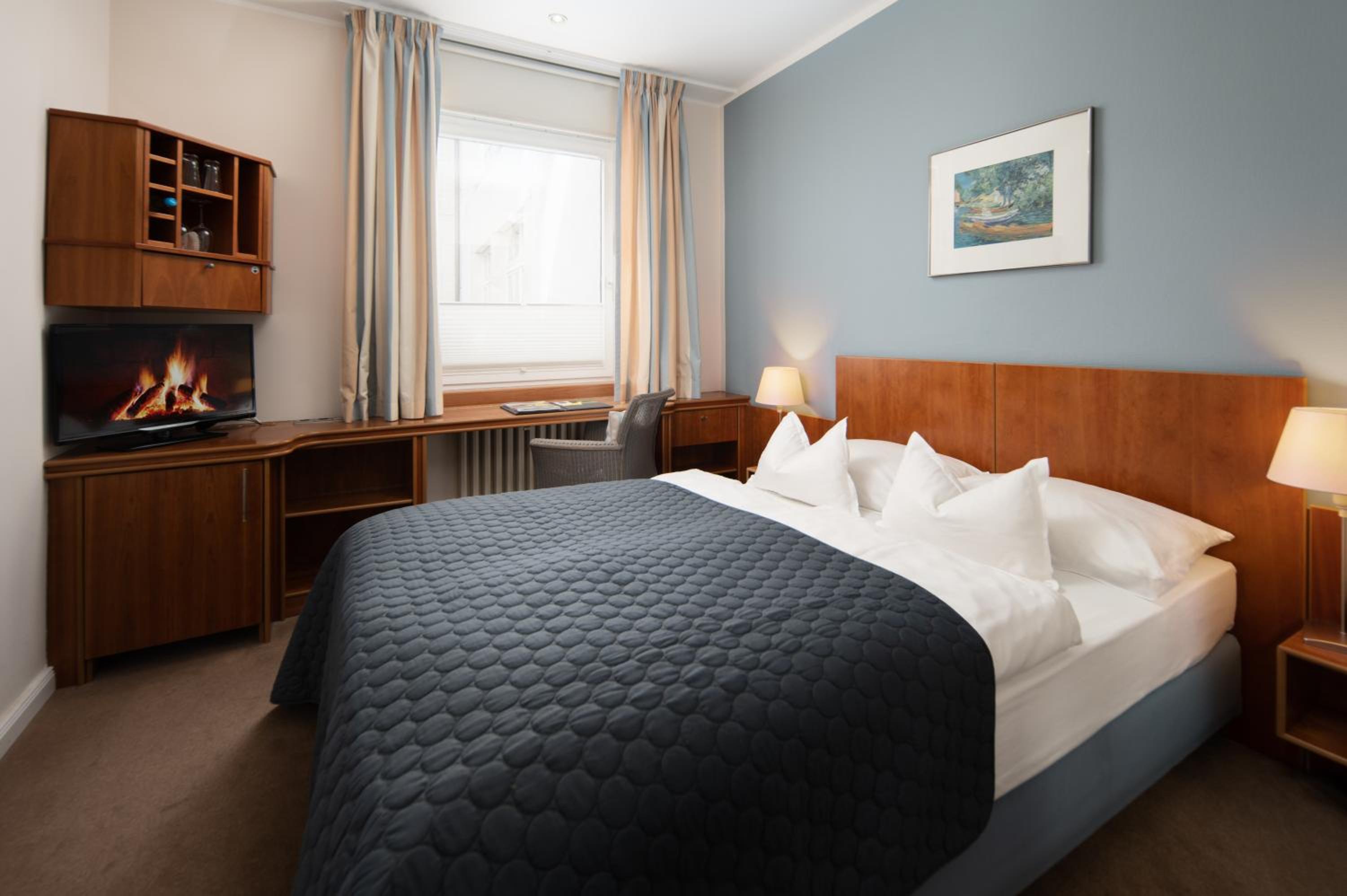 Small Double Room - Photo 1