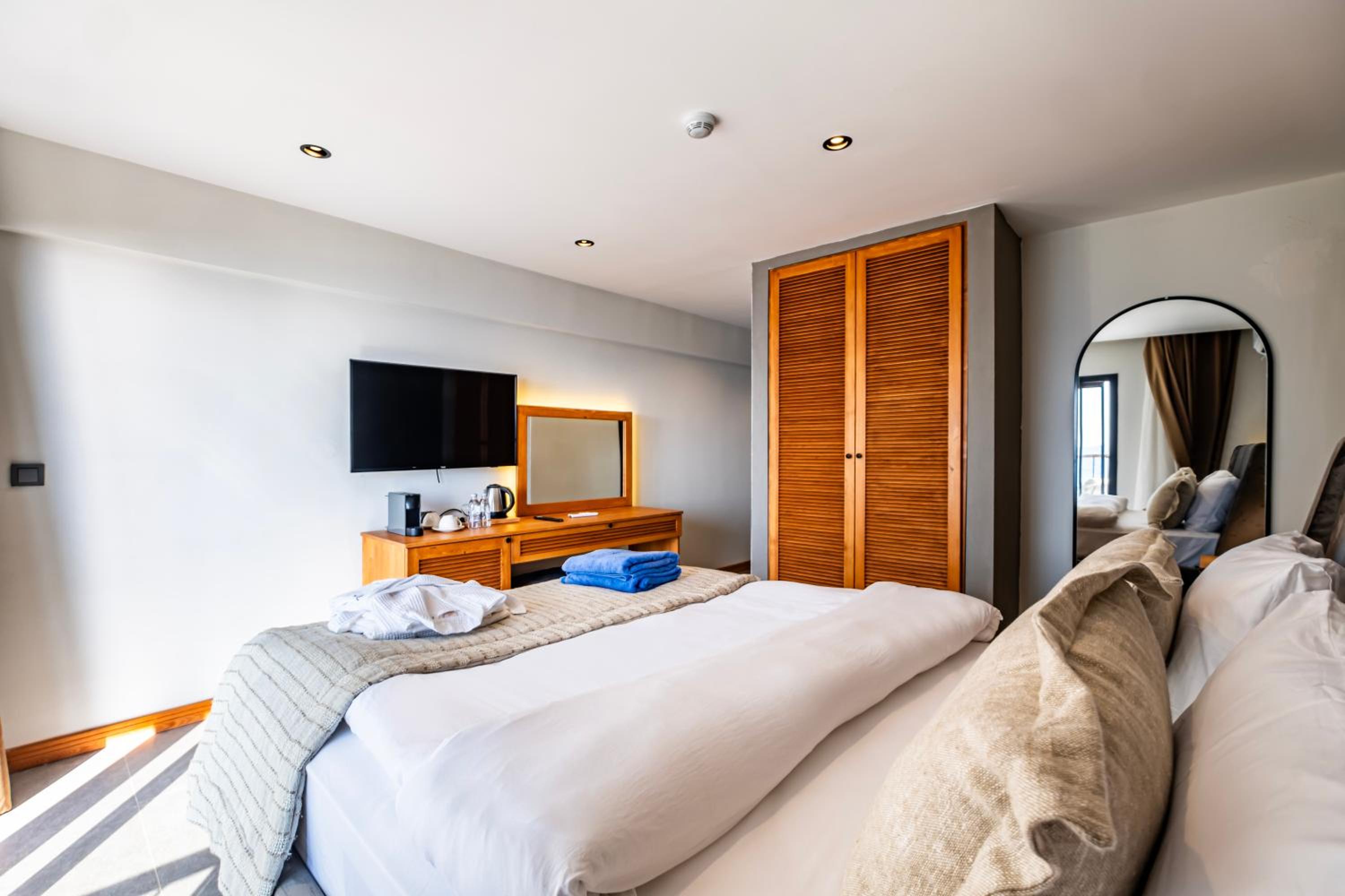 Double Room with Garden View - Photo 1
