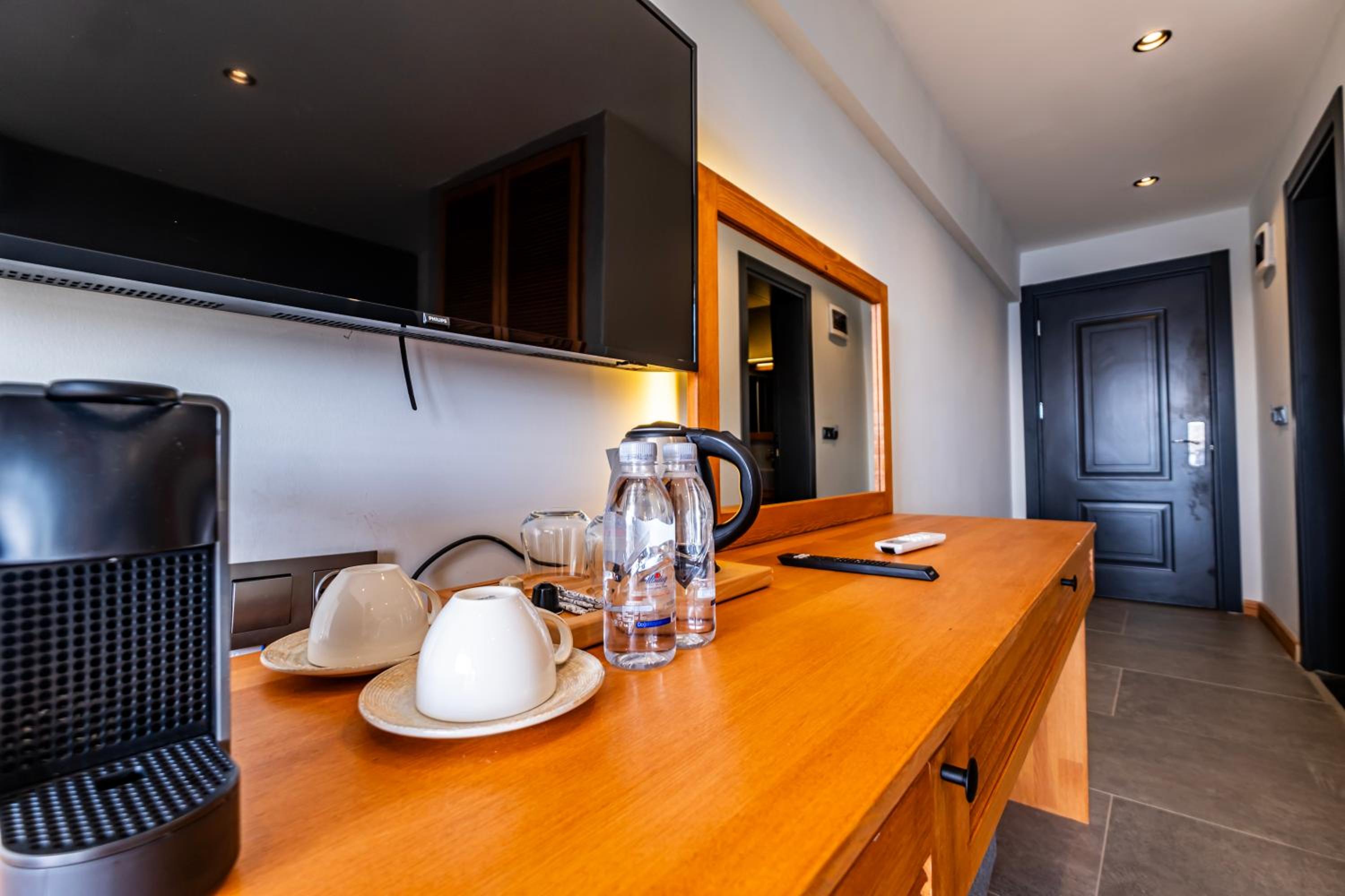 Suite with Sea View - Photo 1