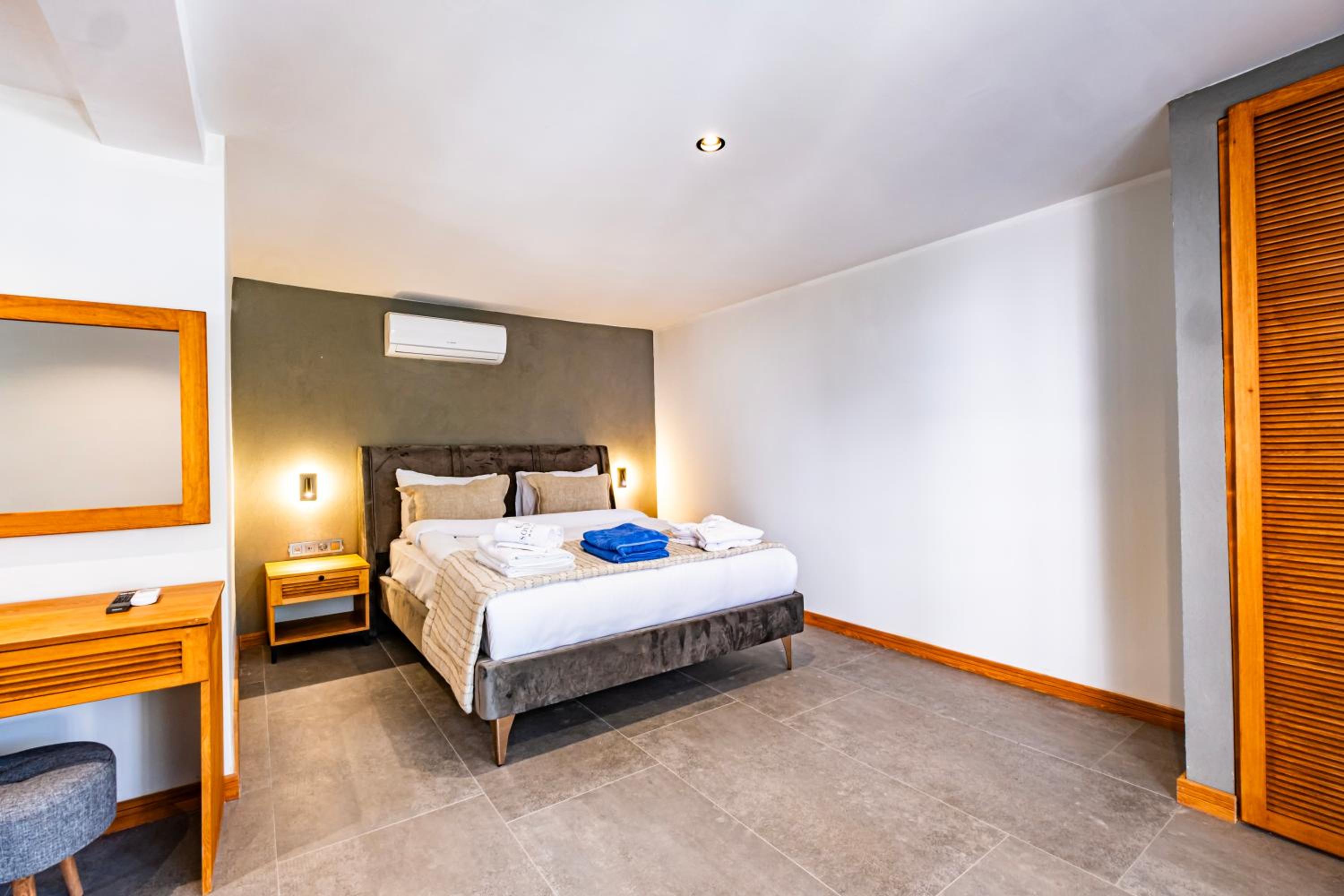 Suite with Sea View - Photo 9