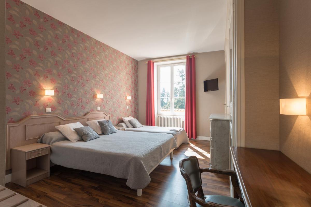 Superior Triple Room photo 2