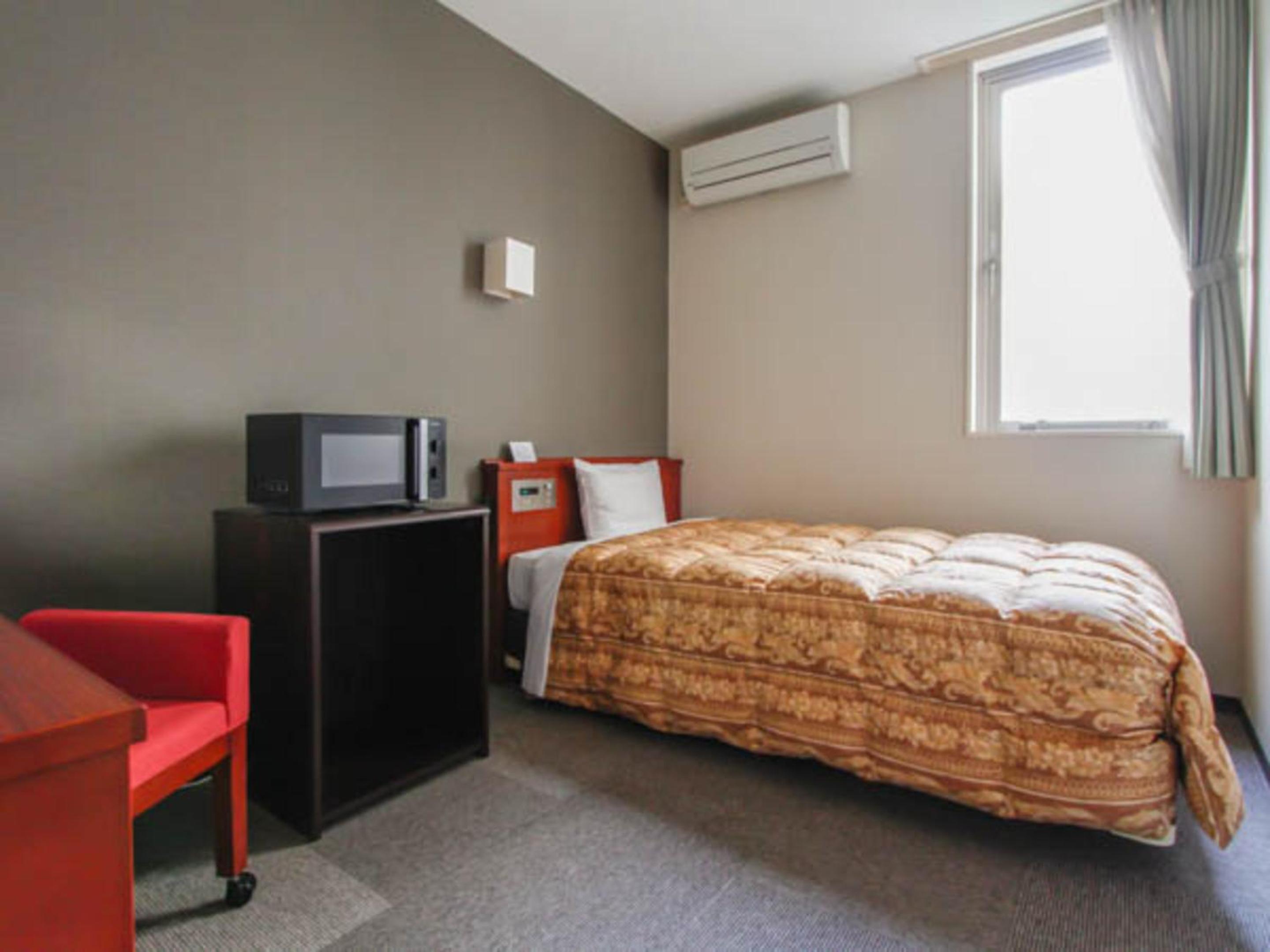 Double Room with Small Double Bed - Smoking photo 1