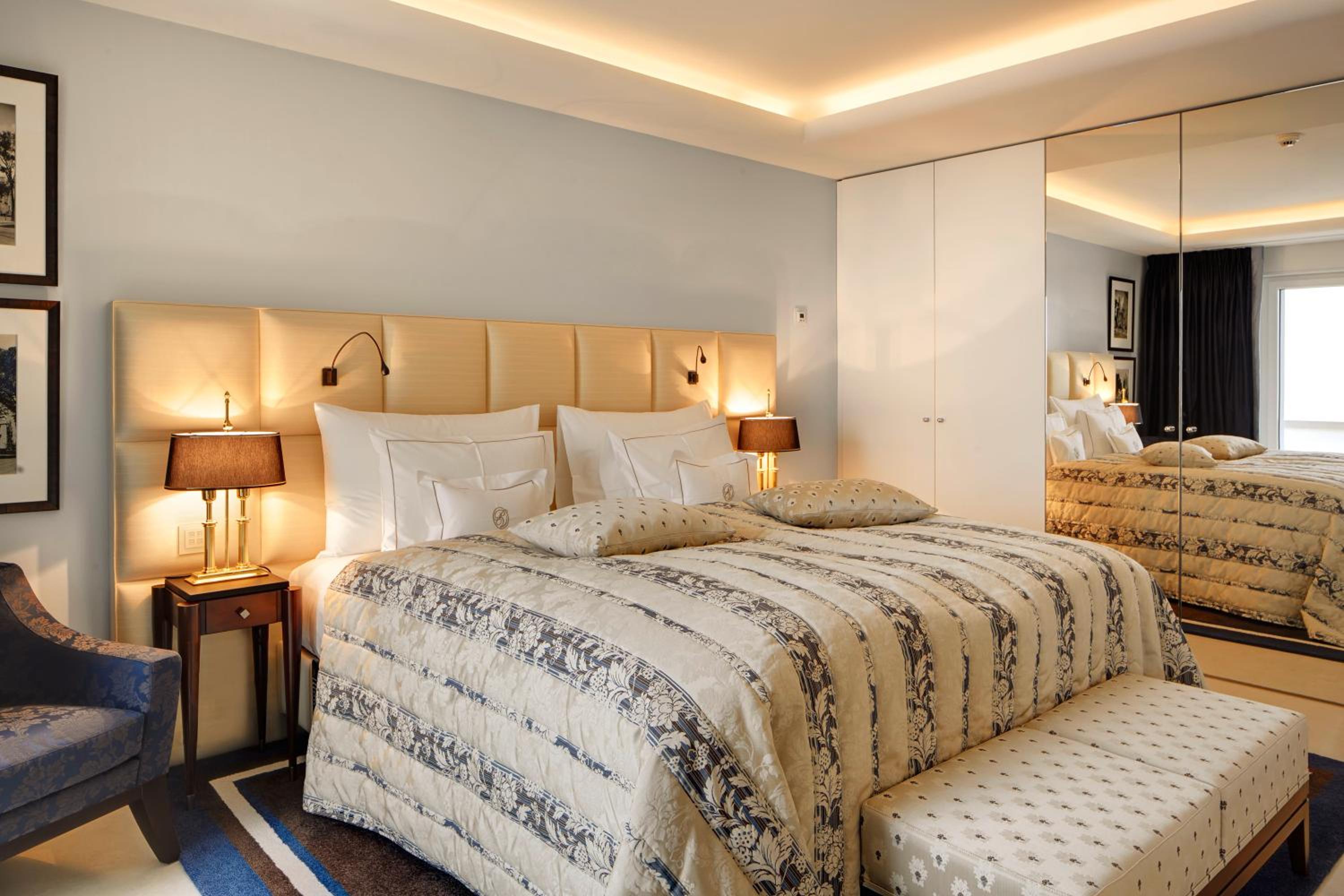 Suite with Lake View - Photo 3