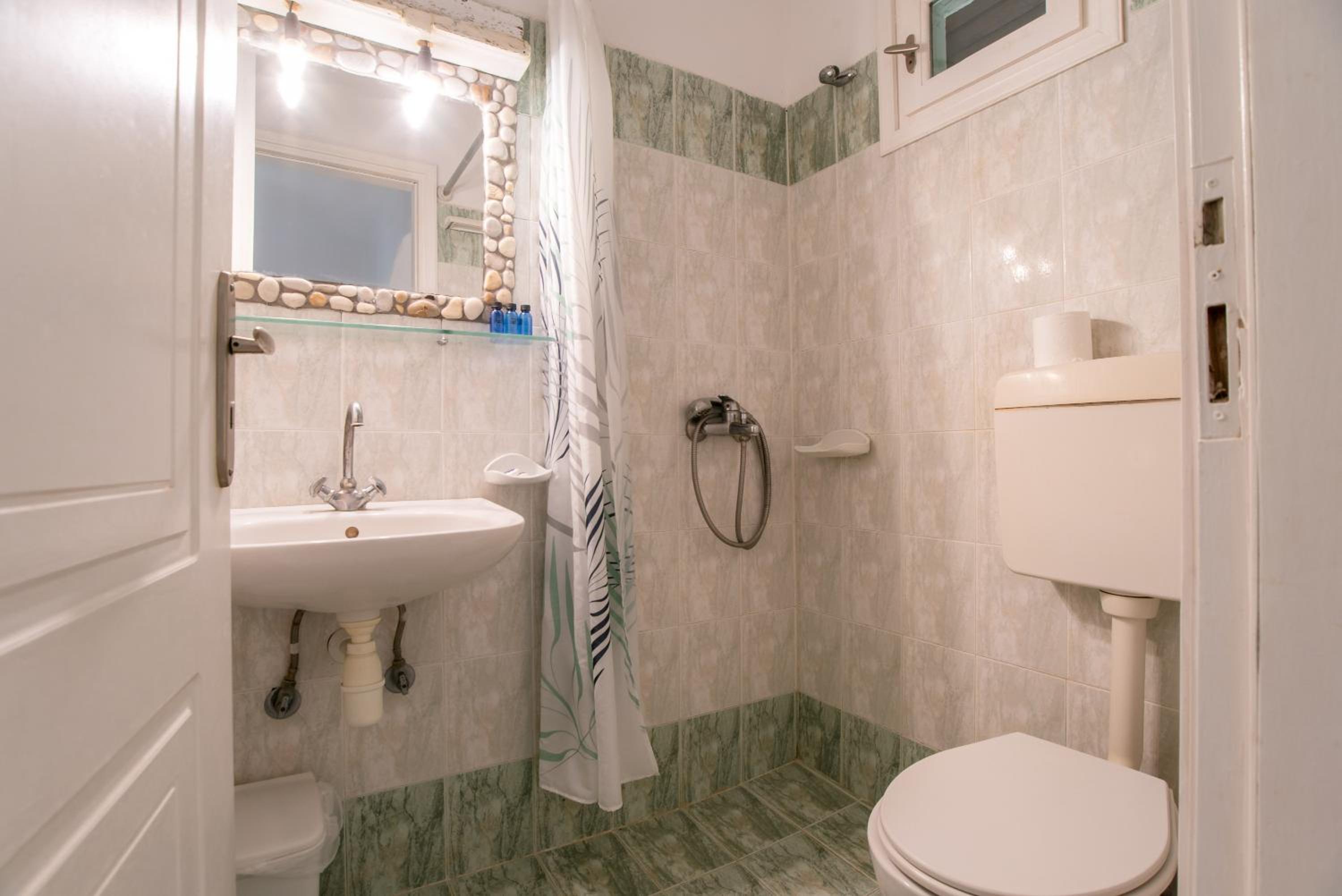 One-Bedroom House photo 3