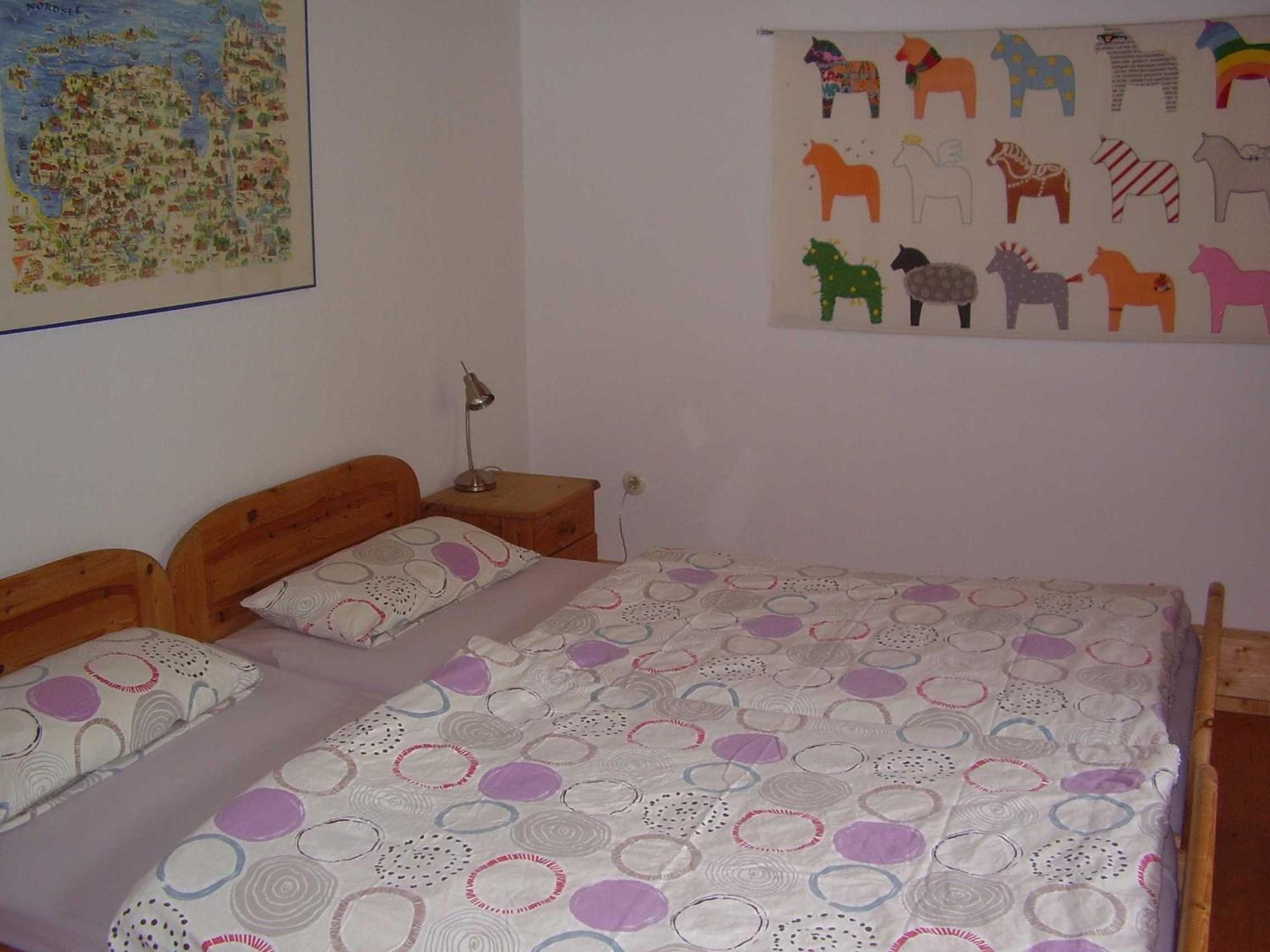 Five-Bedroom House photo 1