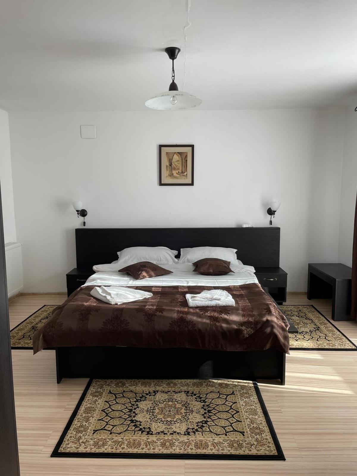 Double Room with Private Bathroom photo 2