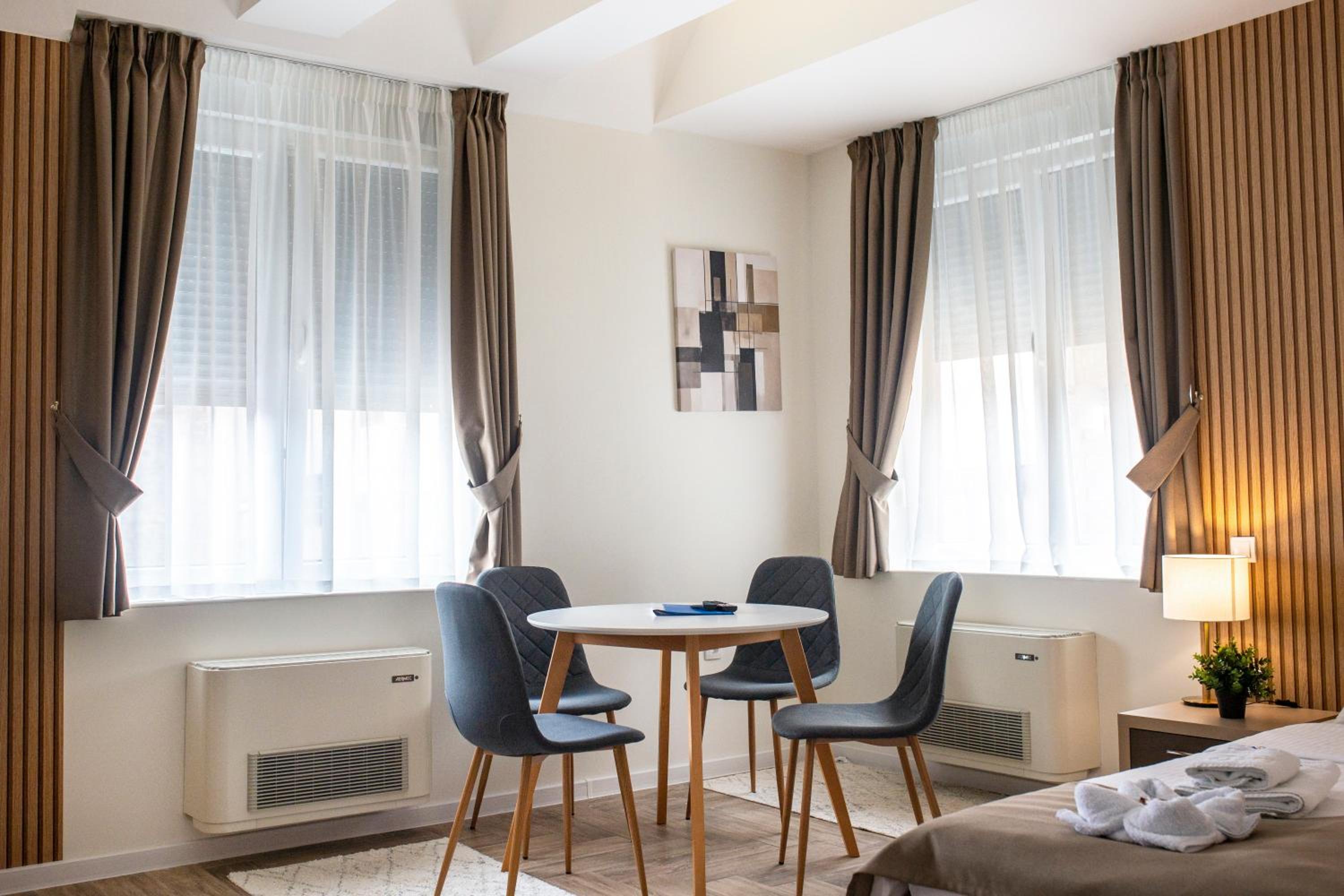Studio Apartment photo 2
