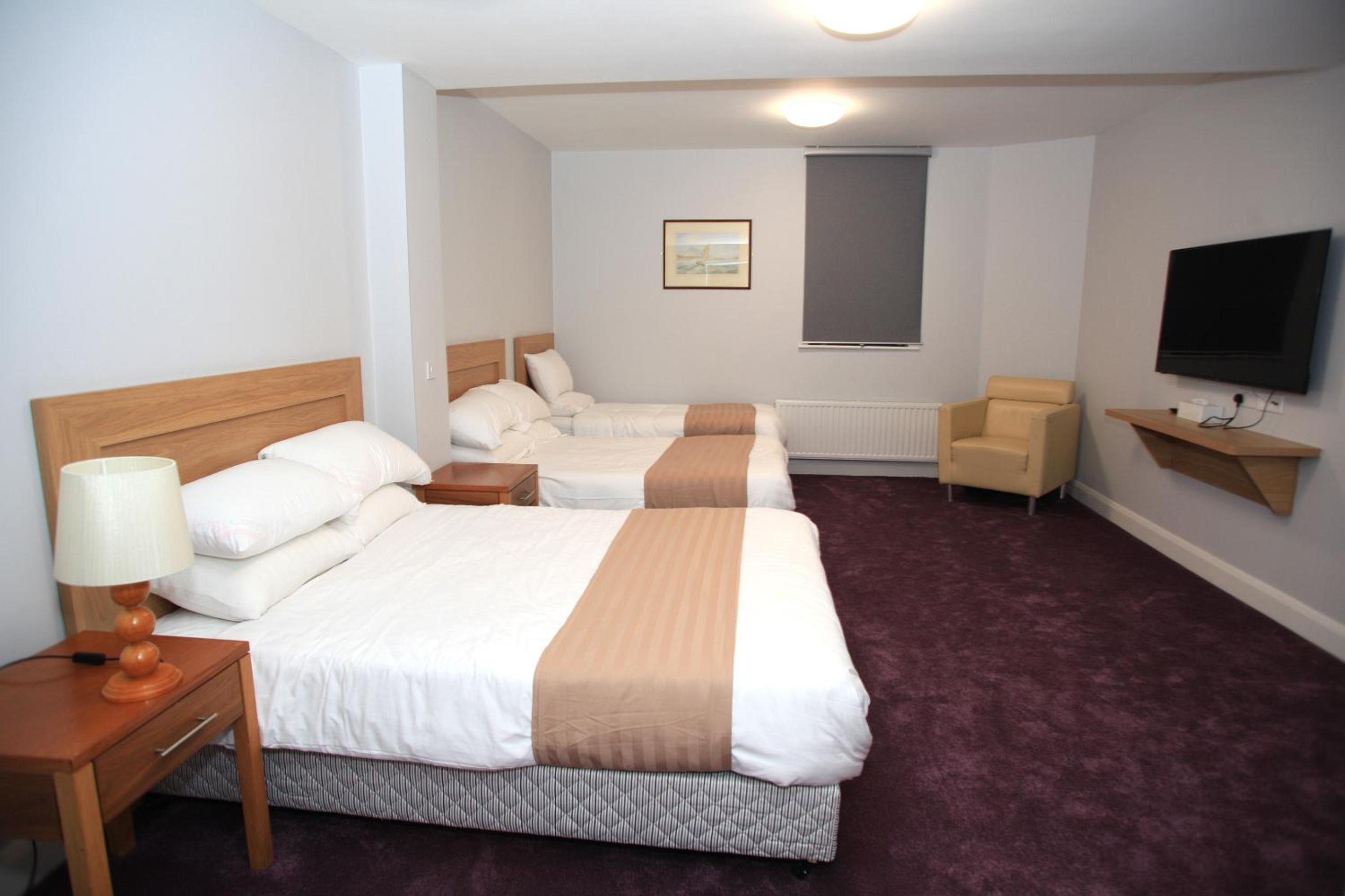 Comfort Triple Room with Shower photo 3