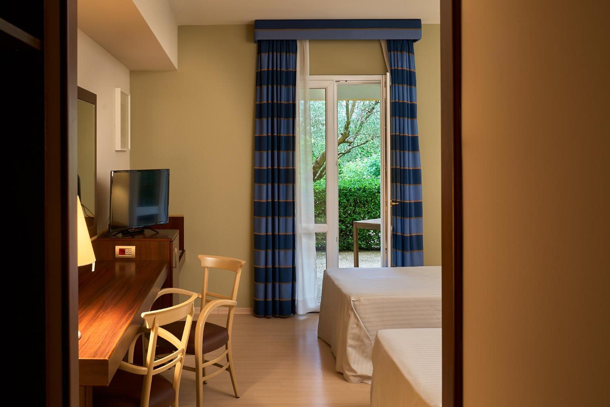 Superior Twin Room - Photo 25