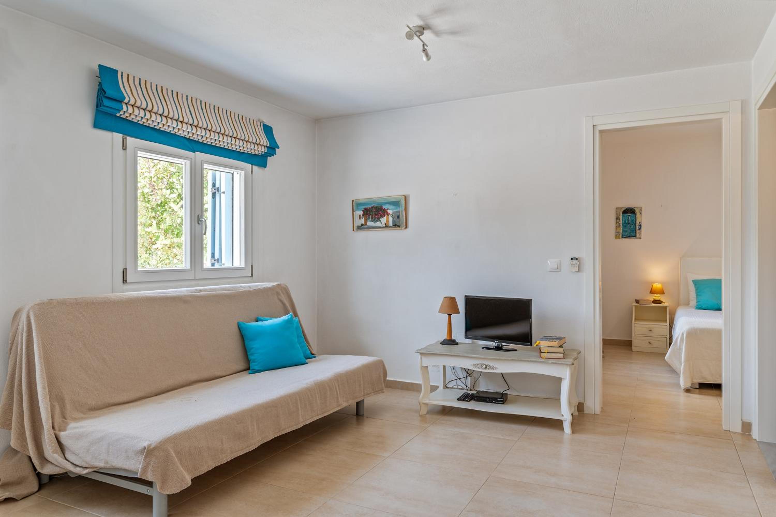 One-Bedroom House photo 1