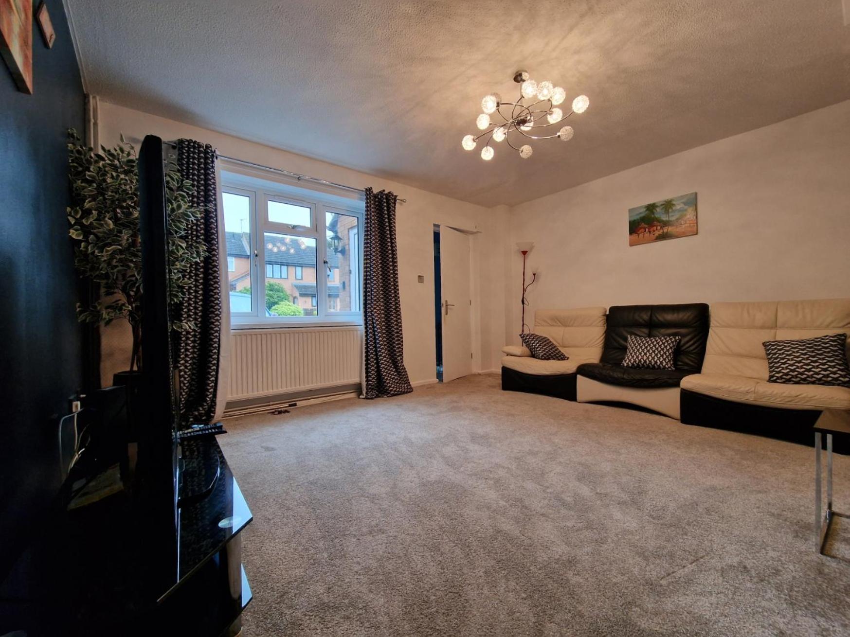 Standard Double Room With Shared Bathroom photo 1