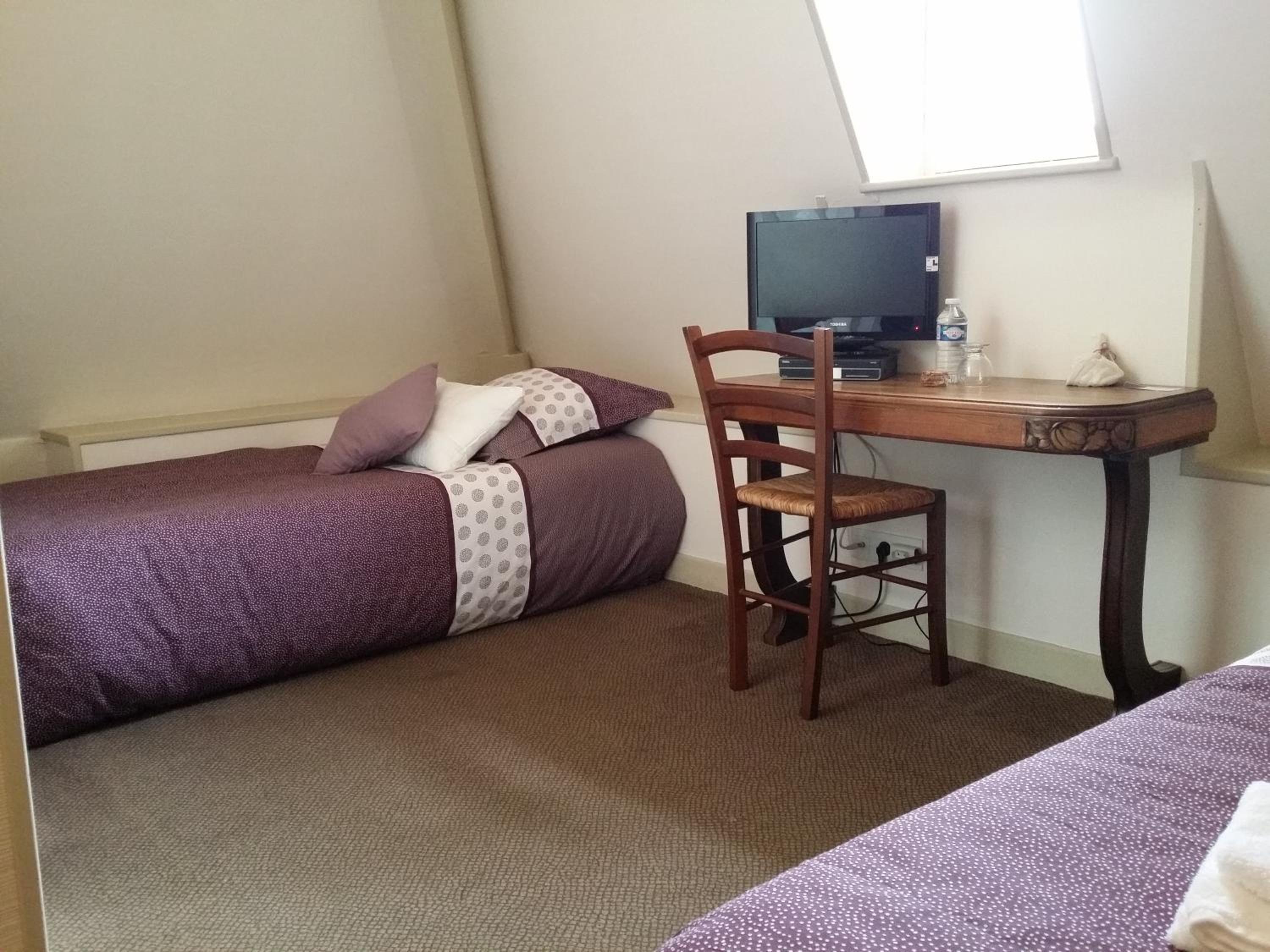 Economy Classic Twin  Room photo 3