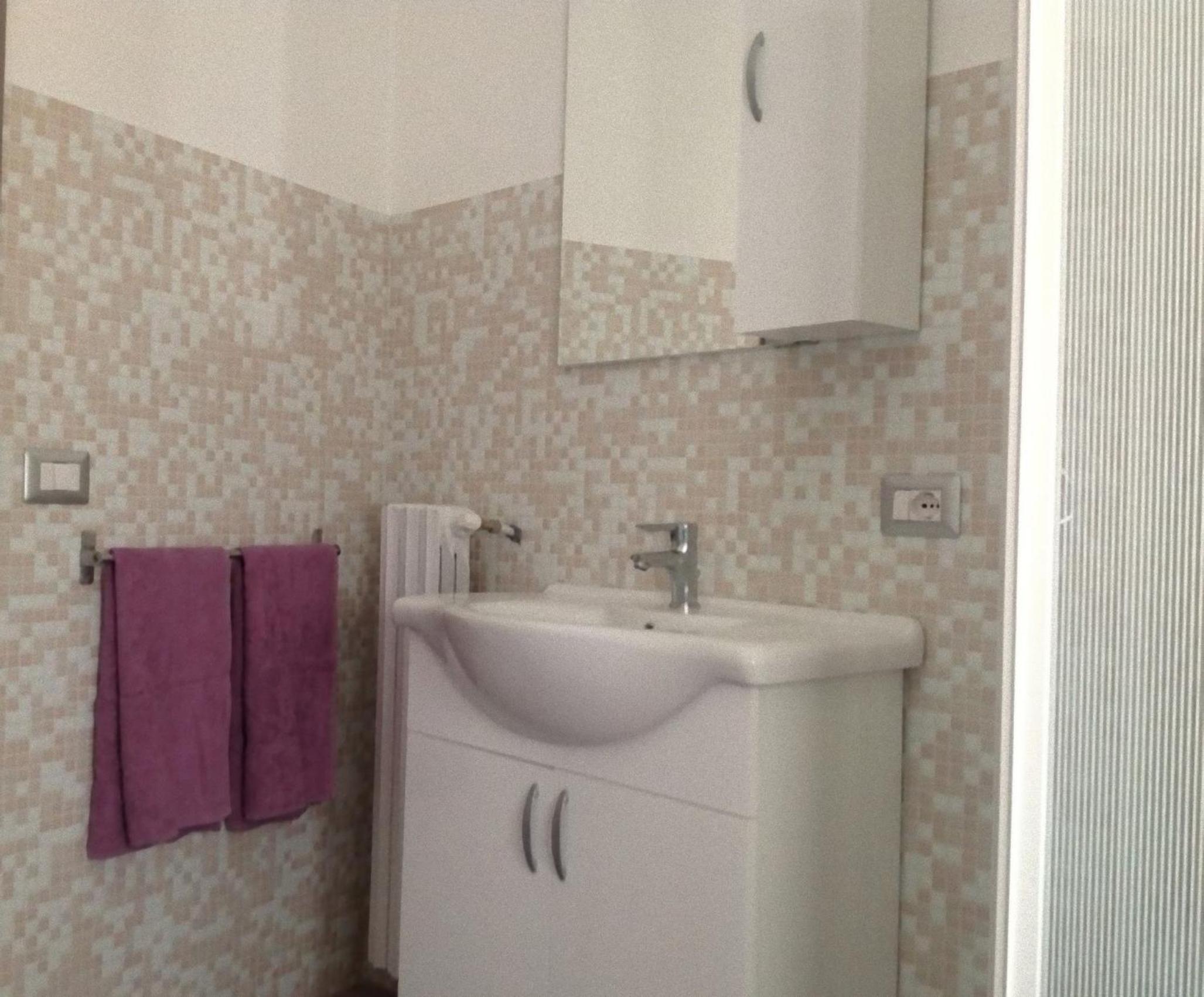 Double Room with Private External Bathroom - Photo 3