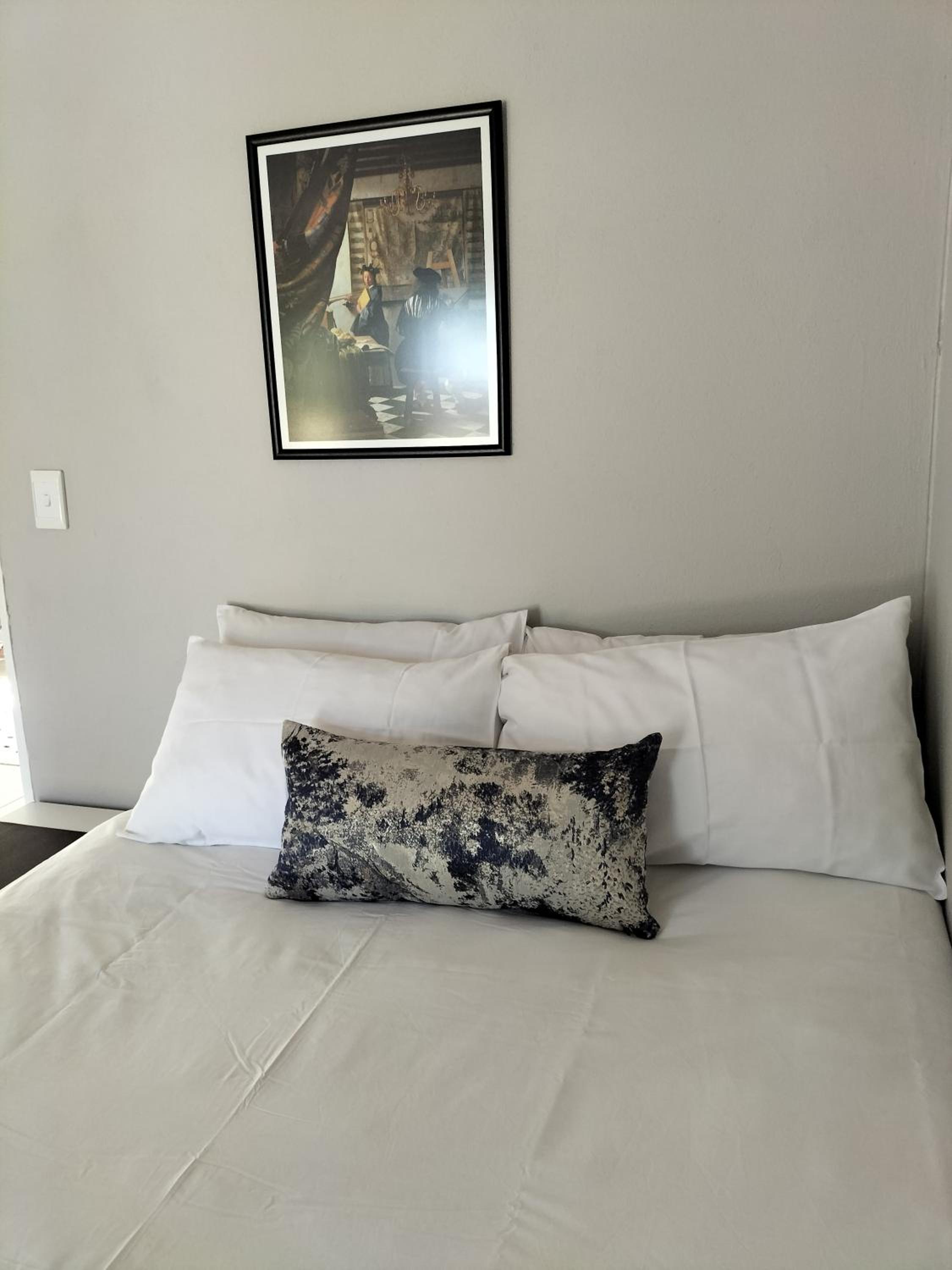 Two-Bedroom Apartment - Photo 24