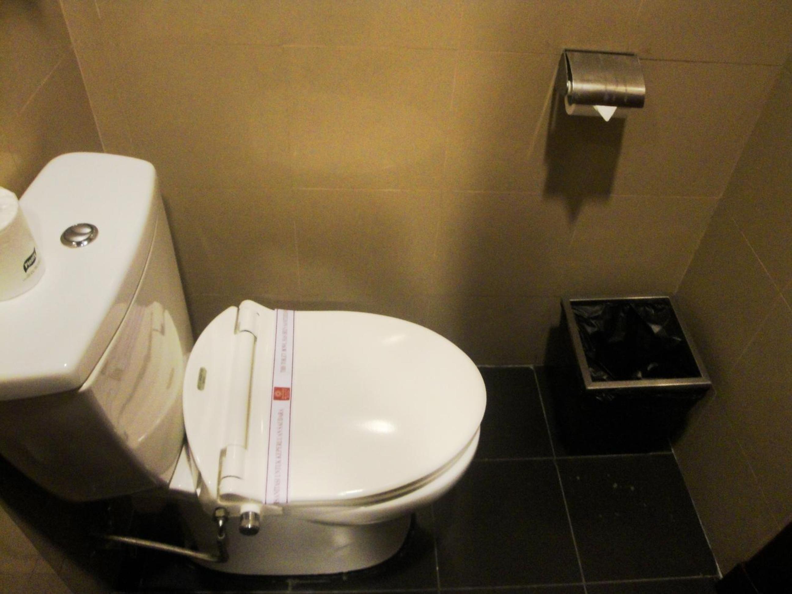 Deluxe Double or Twin Room with Partial Sea View - Photo 4