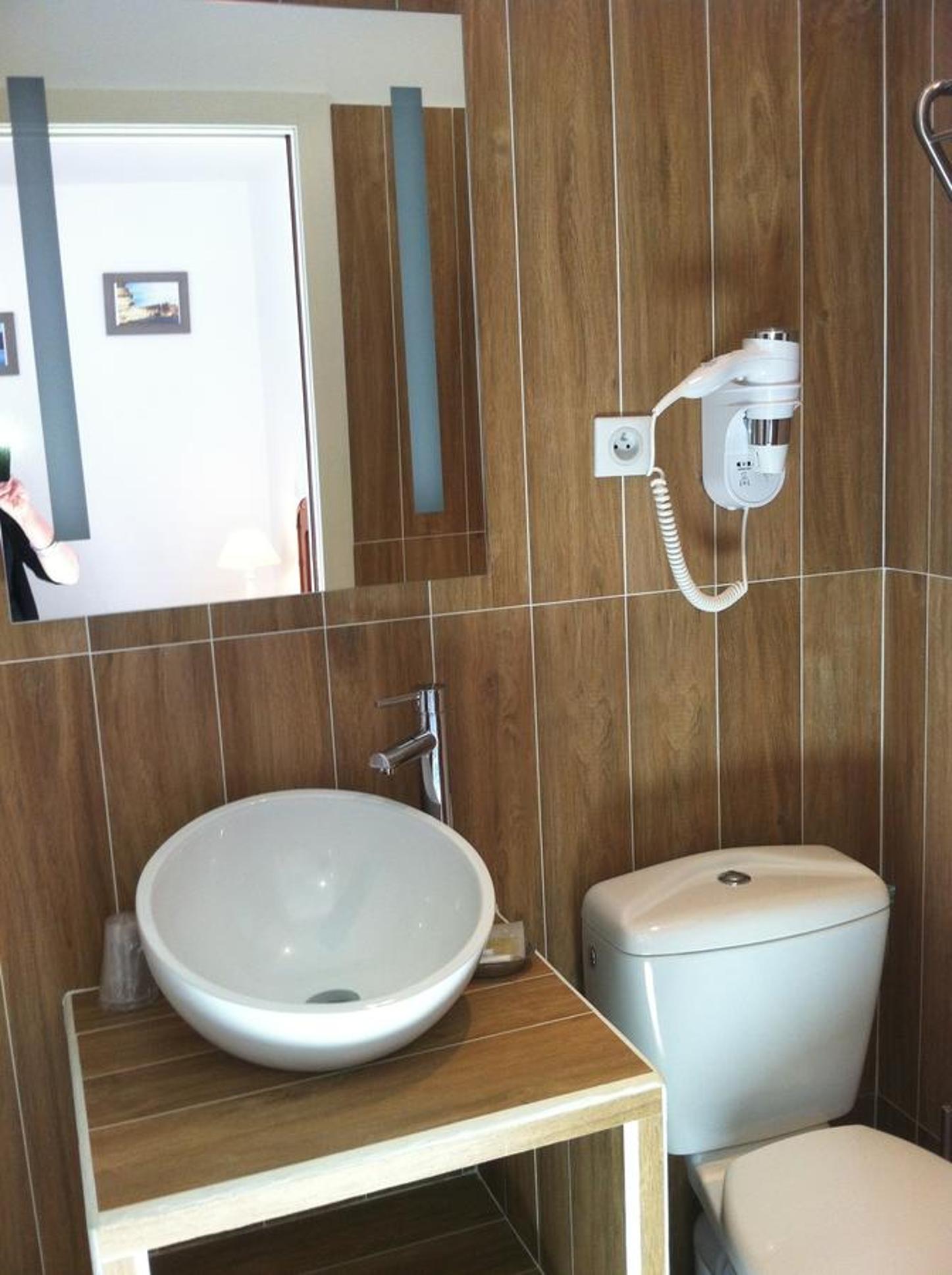 Double Room with Mountain View - Photo 2