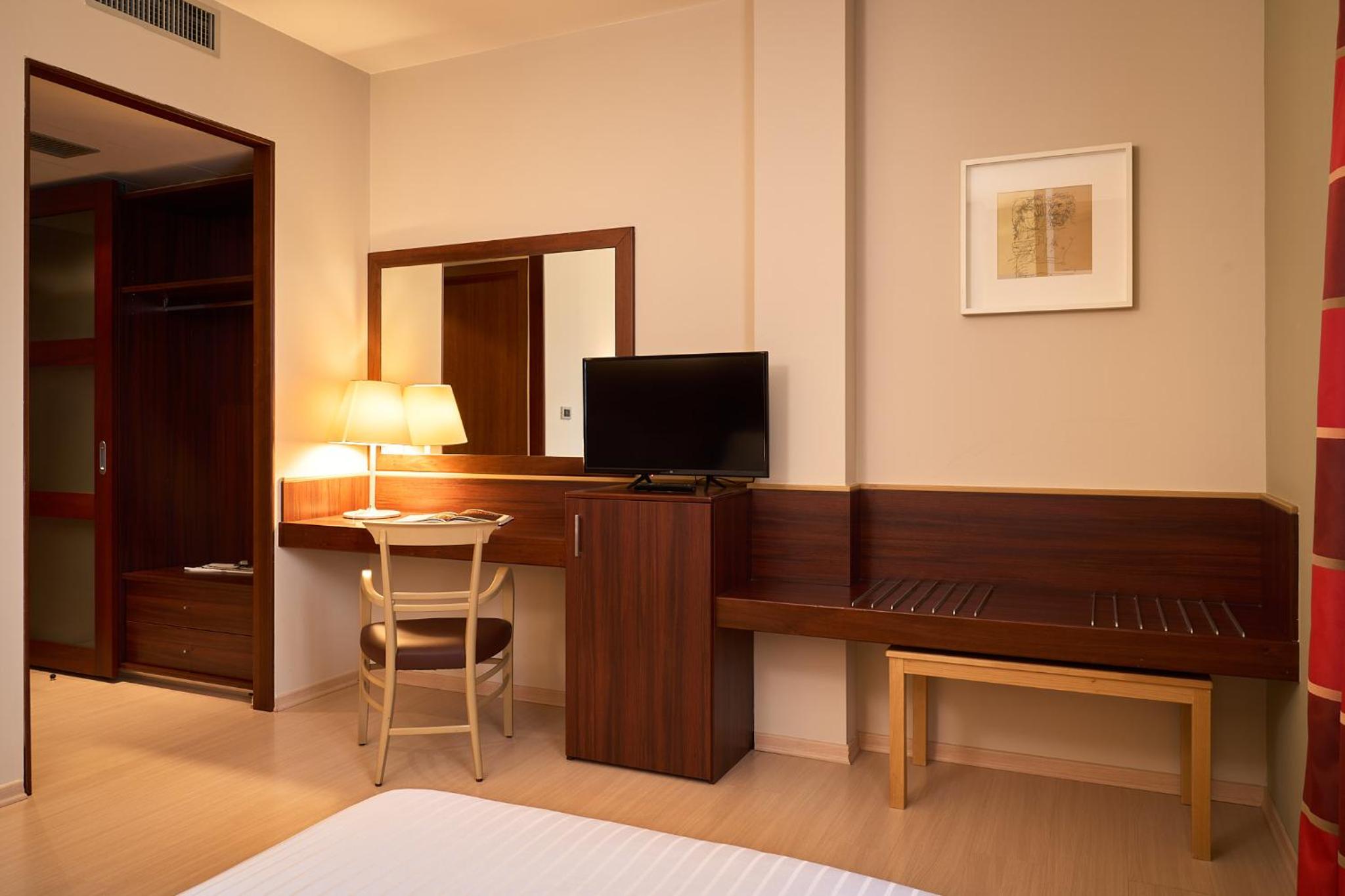 Classic Double Room - Photo 19