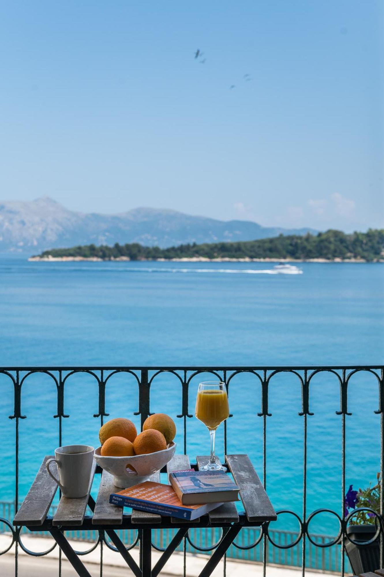 Suite with Balcony and Sea view photo 3