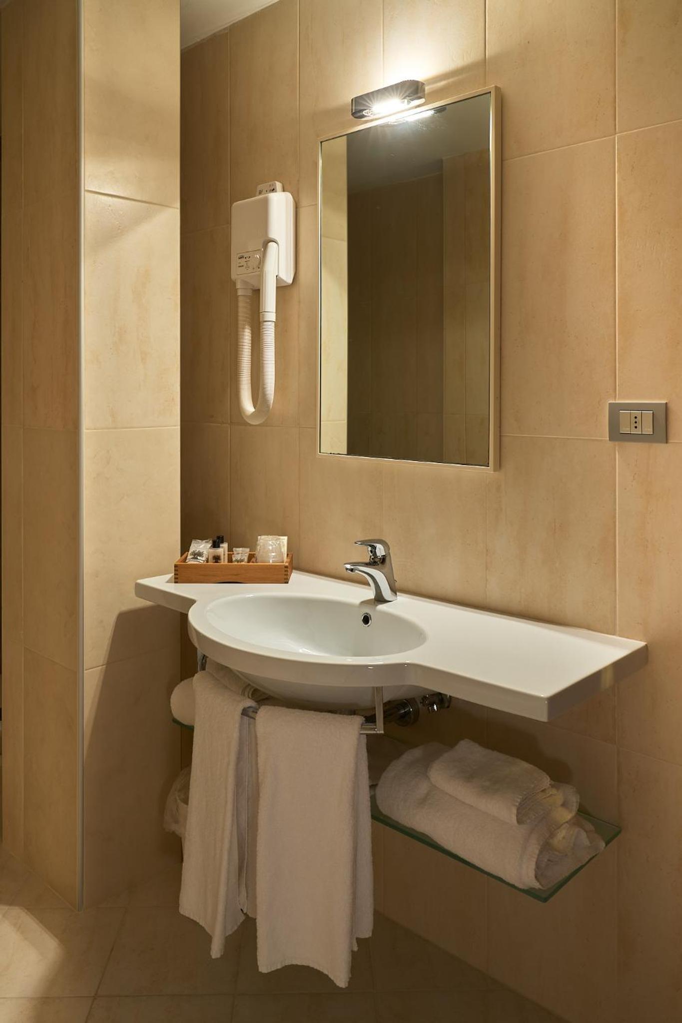 Superior Double Room - Photo 7
