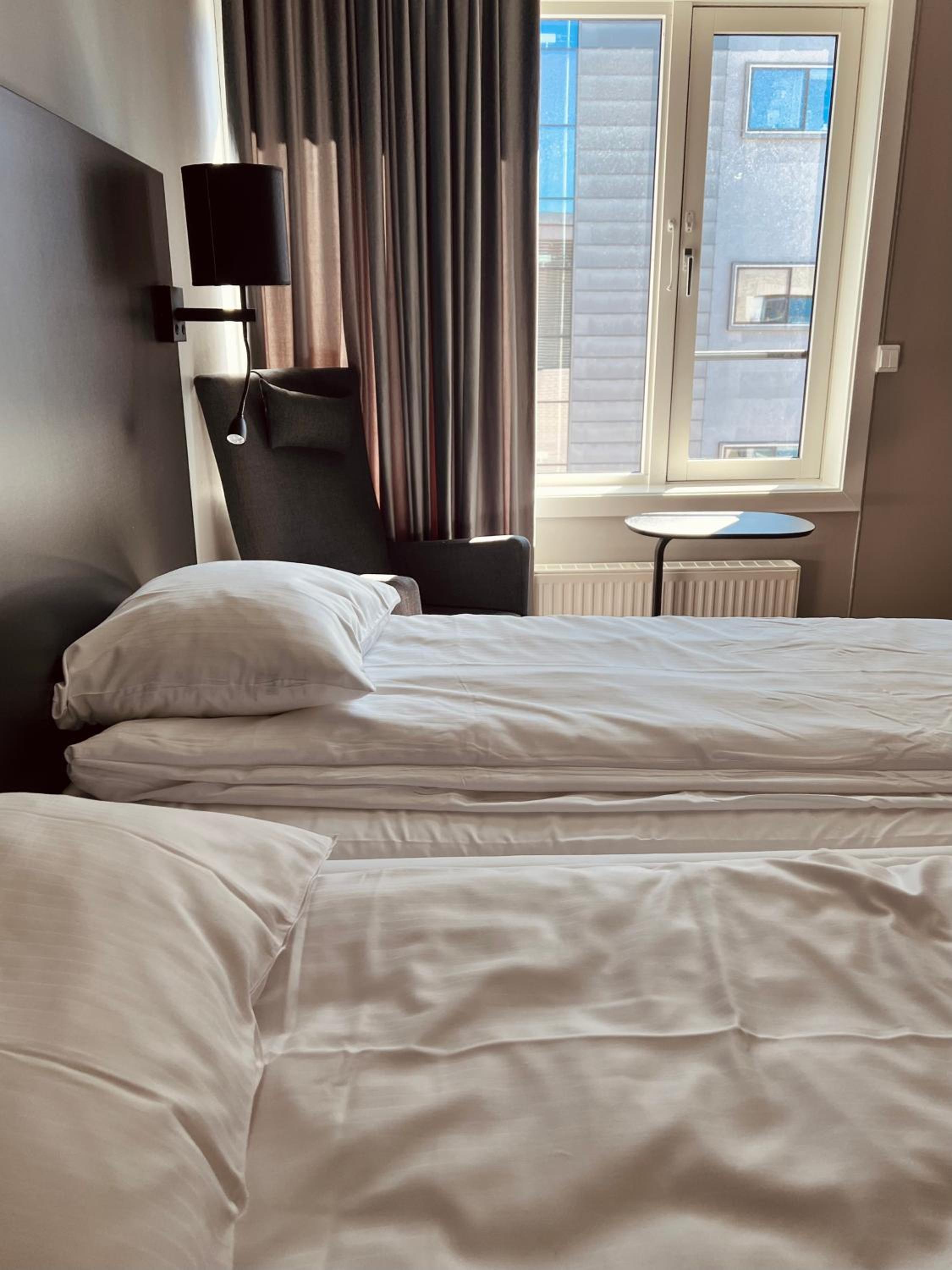 Twin Room - Photo 3