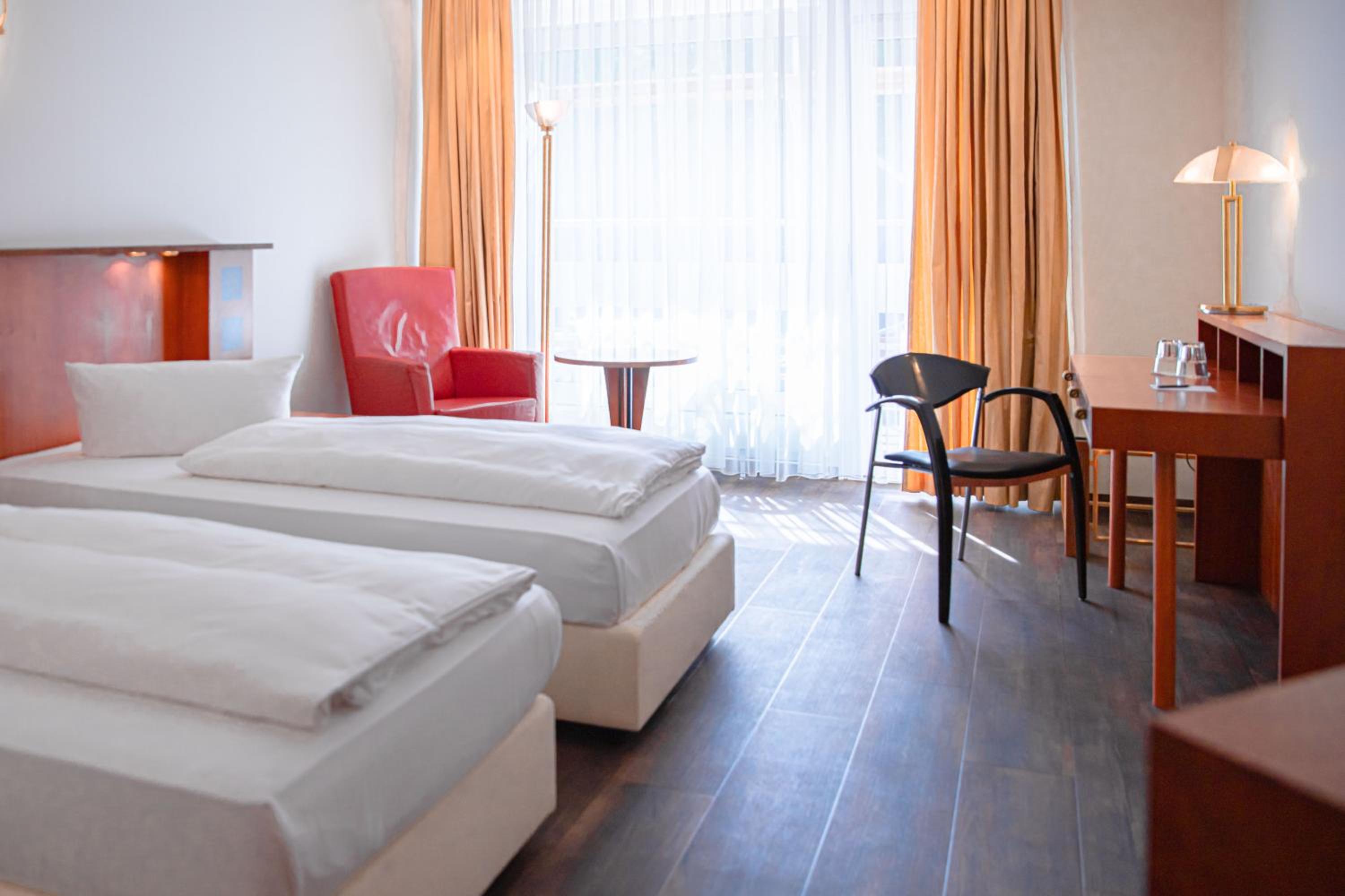 Double Room - Lake Side photo 3