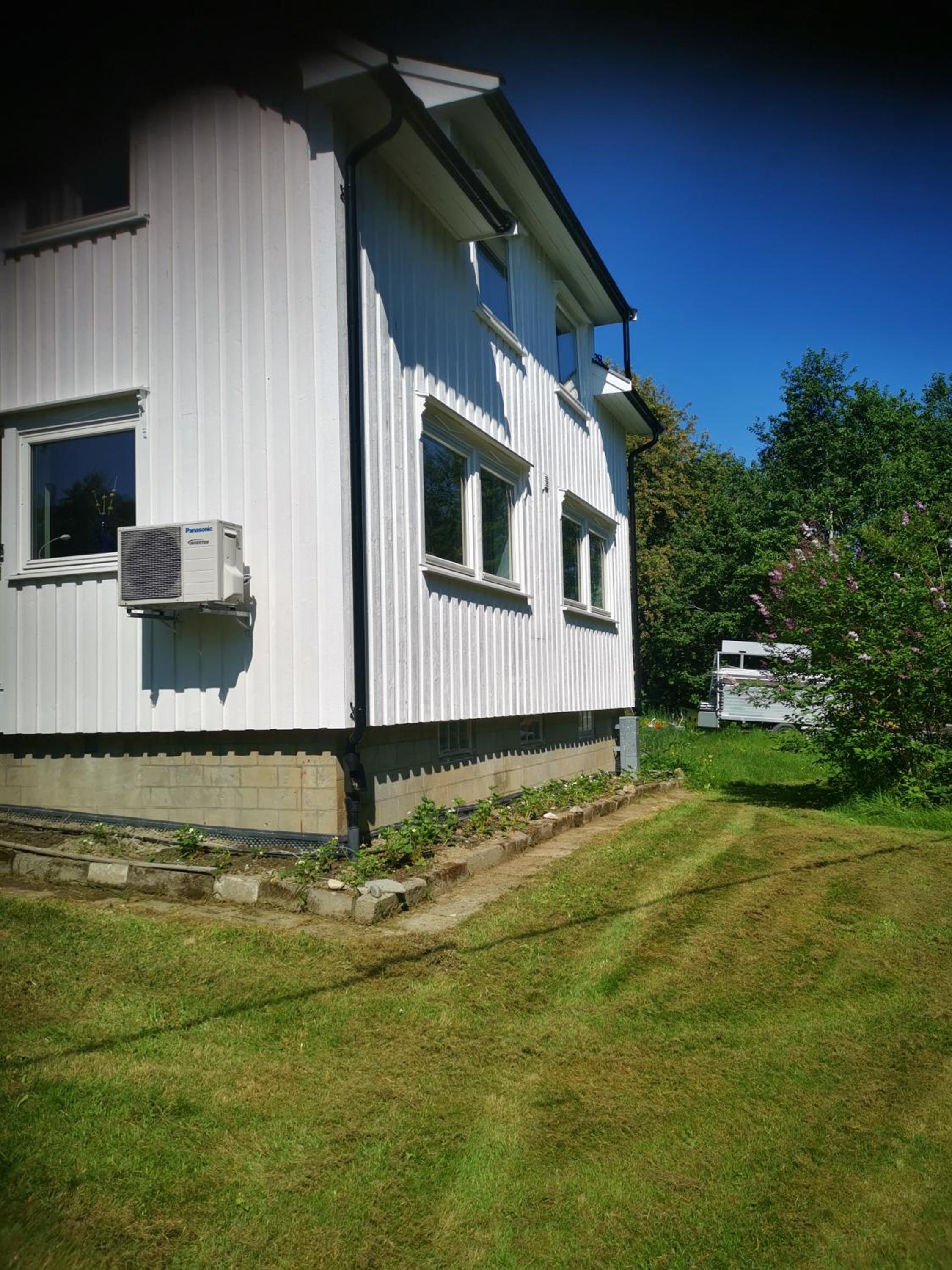 Three-Bedroom House - Photo 7