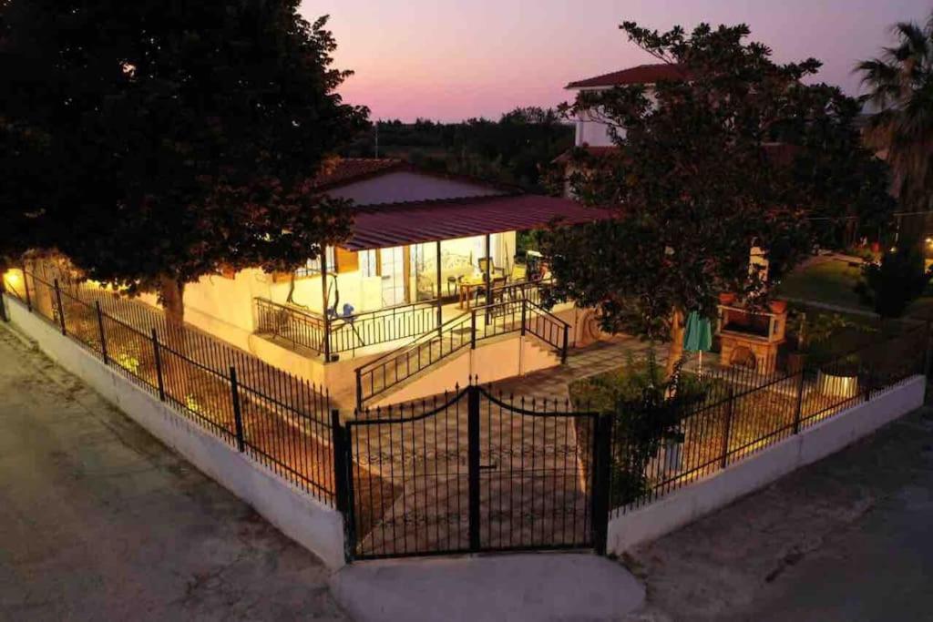Two-Bedroom House photo 3