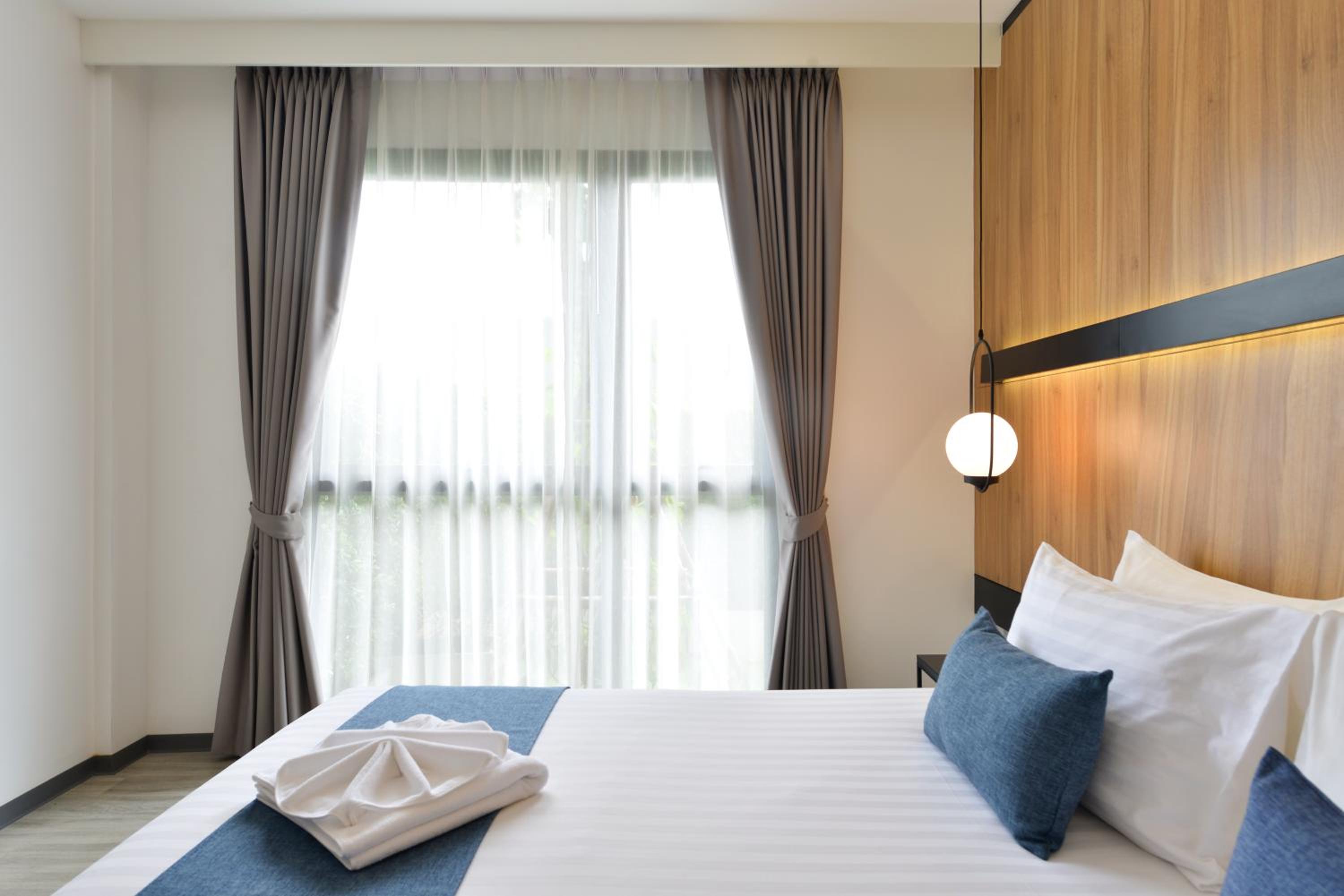 Double Room with Pool View - Photo 1