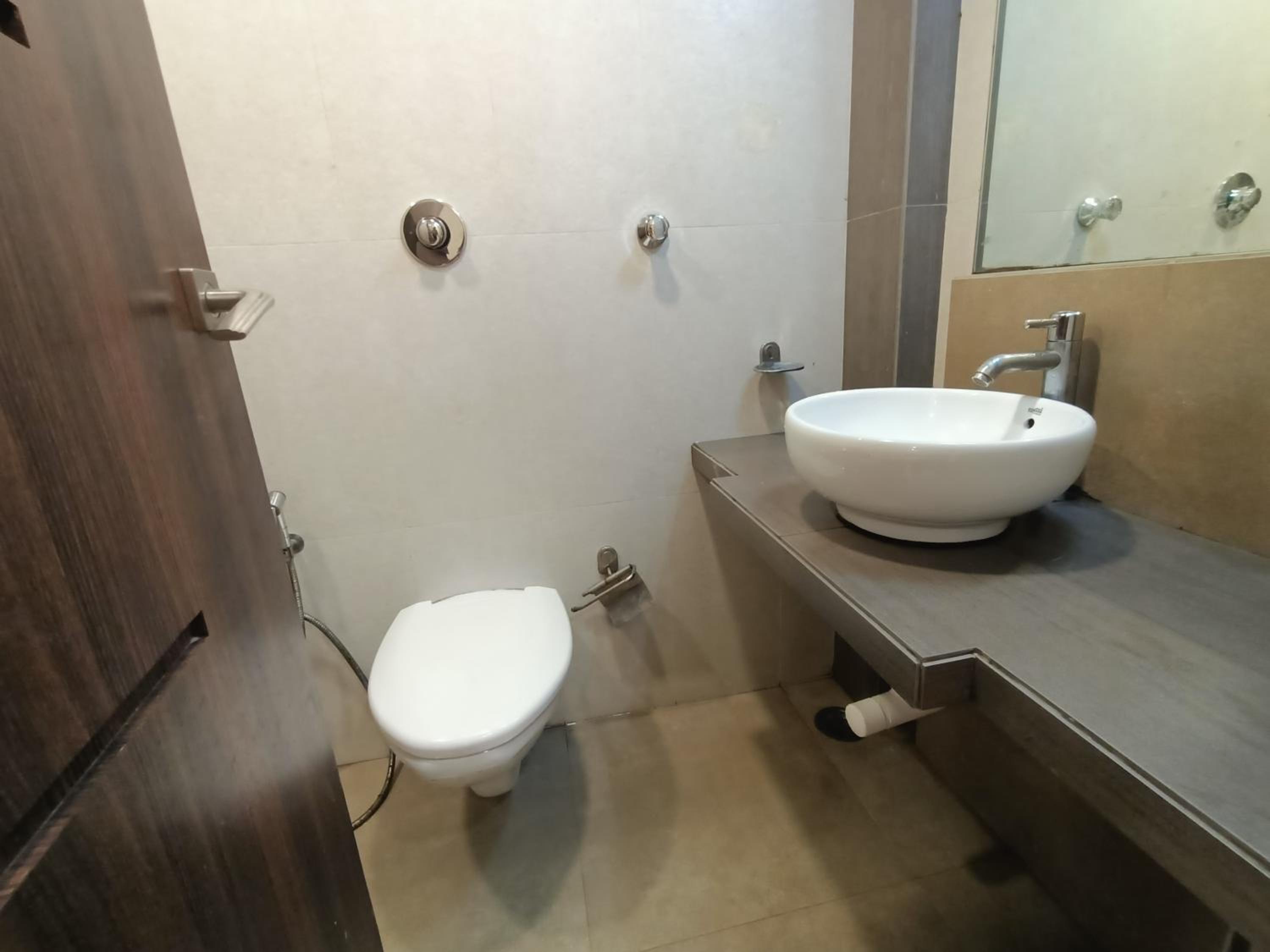 Deluxe Room - Photo 8
