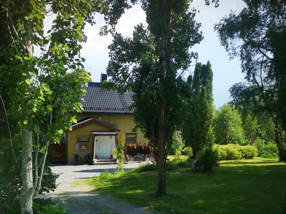 Three-Bedroom House - Photo 9