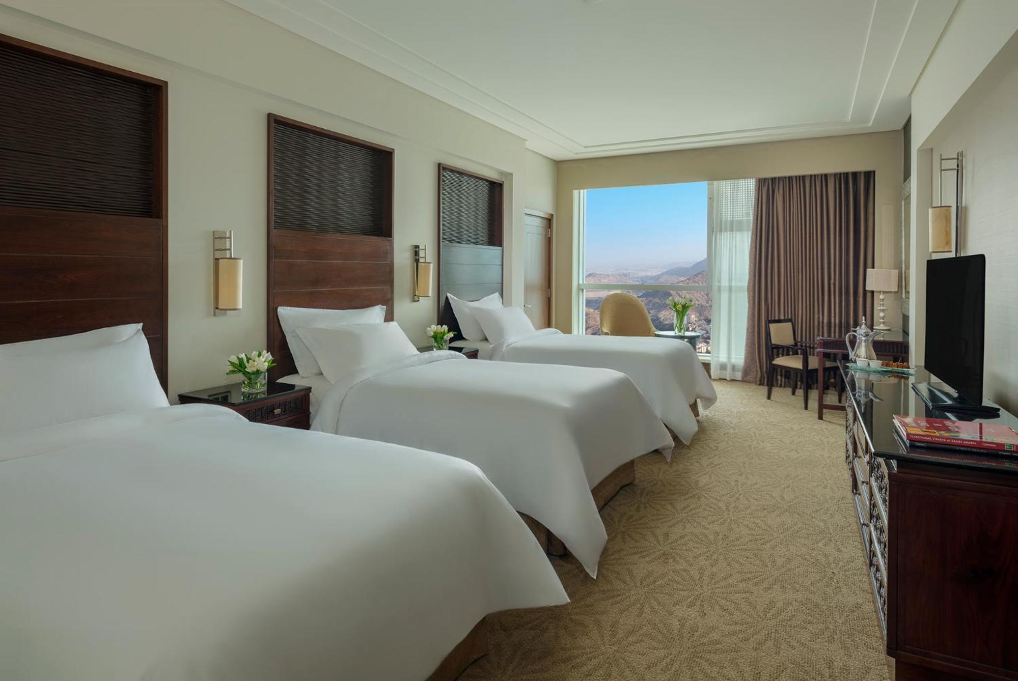 Fairmont Triple Room with City View