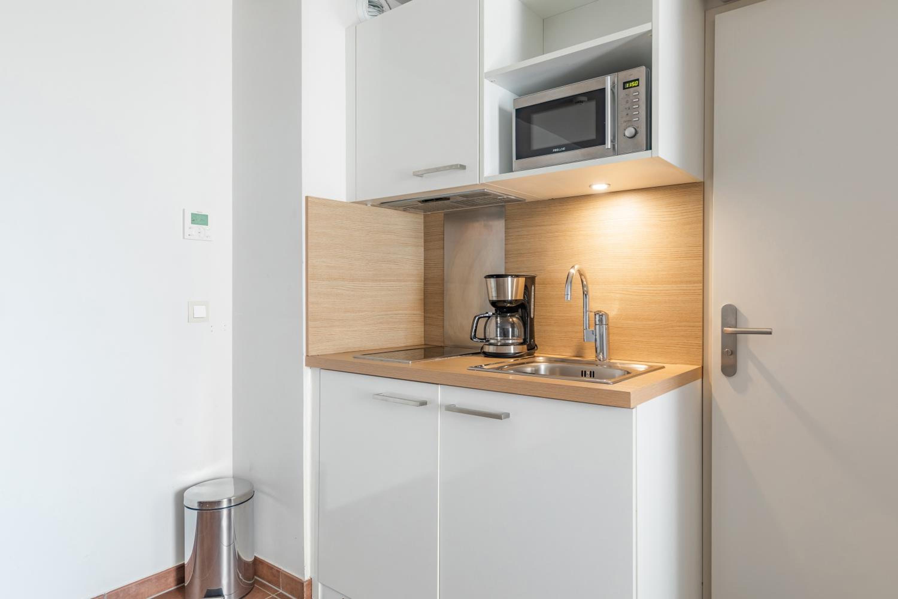 One-Bedroom Apartment photo 3