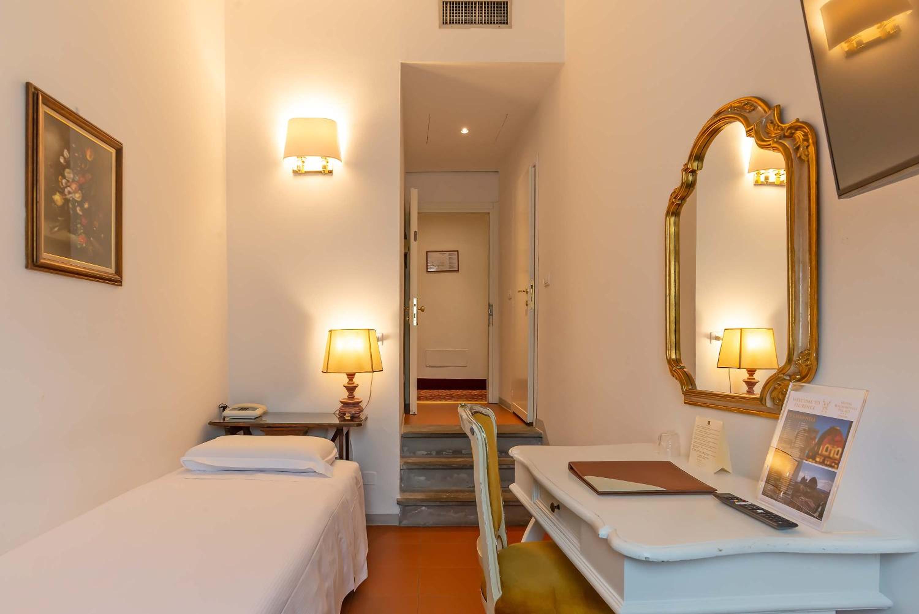 Standard Single Room photo 2