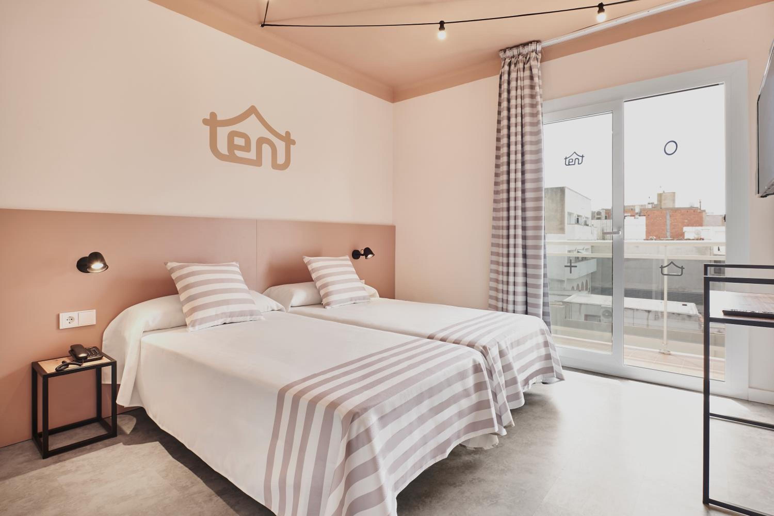 Double Room - Bed & Unlimited Brunch - Photo 2