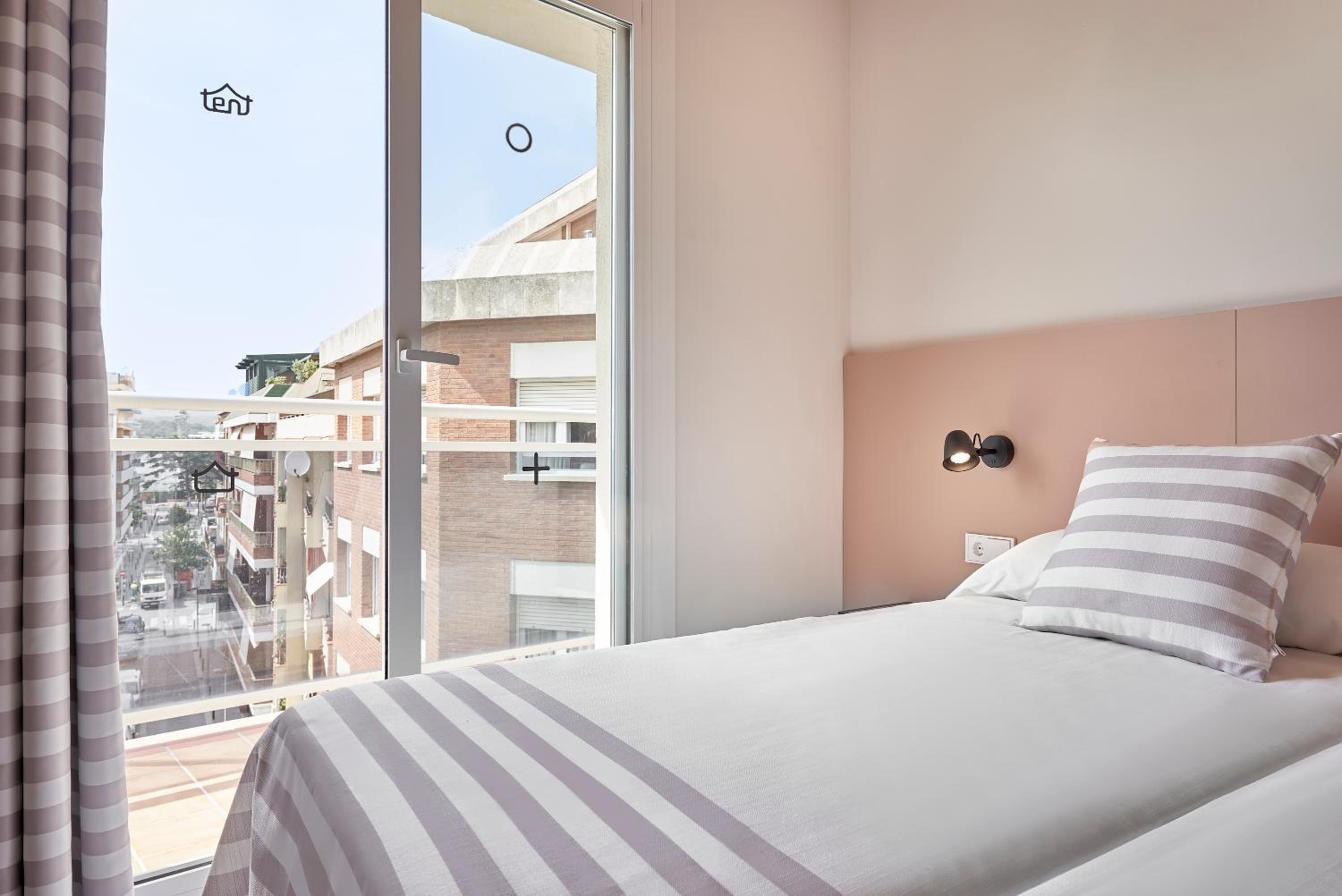 Double Room - Bed & Unlimited Brunch - Photo 1