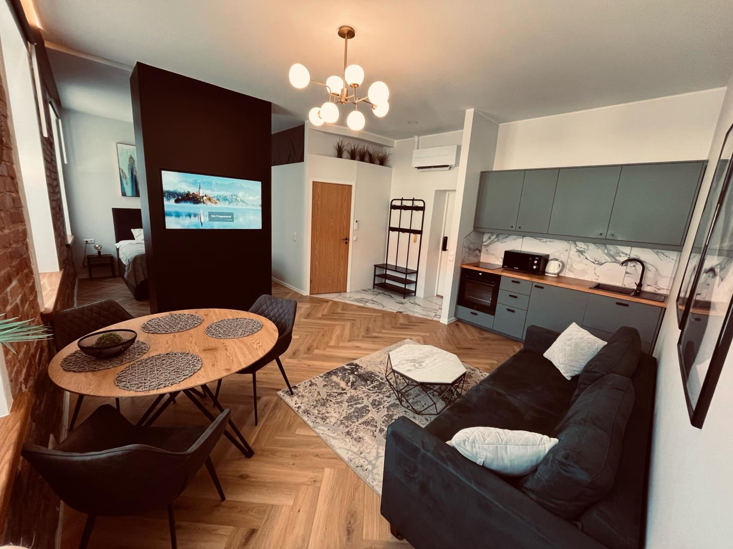 One-Bedroom Apartment - Photo 12