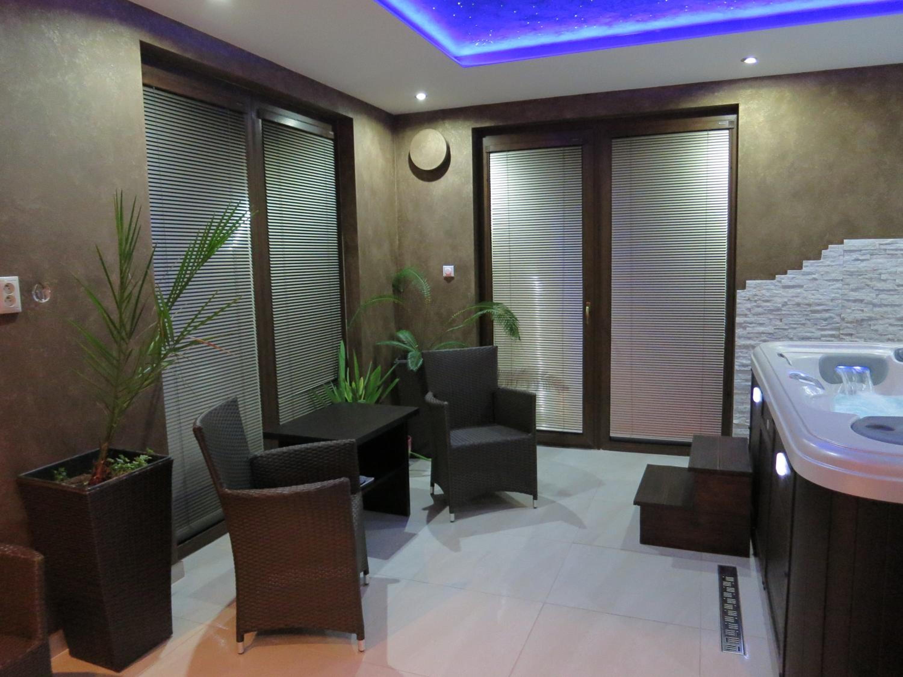 Four-Bedroom House - Photo 23