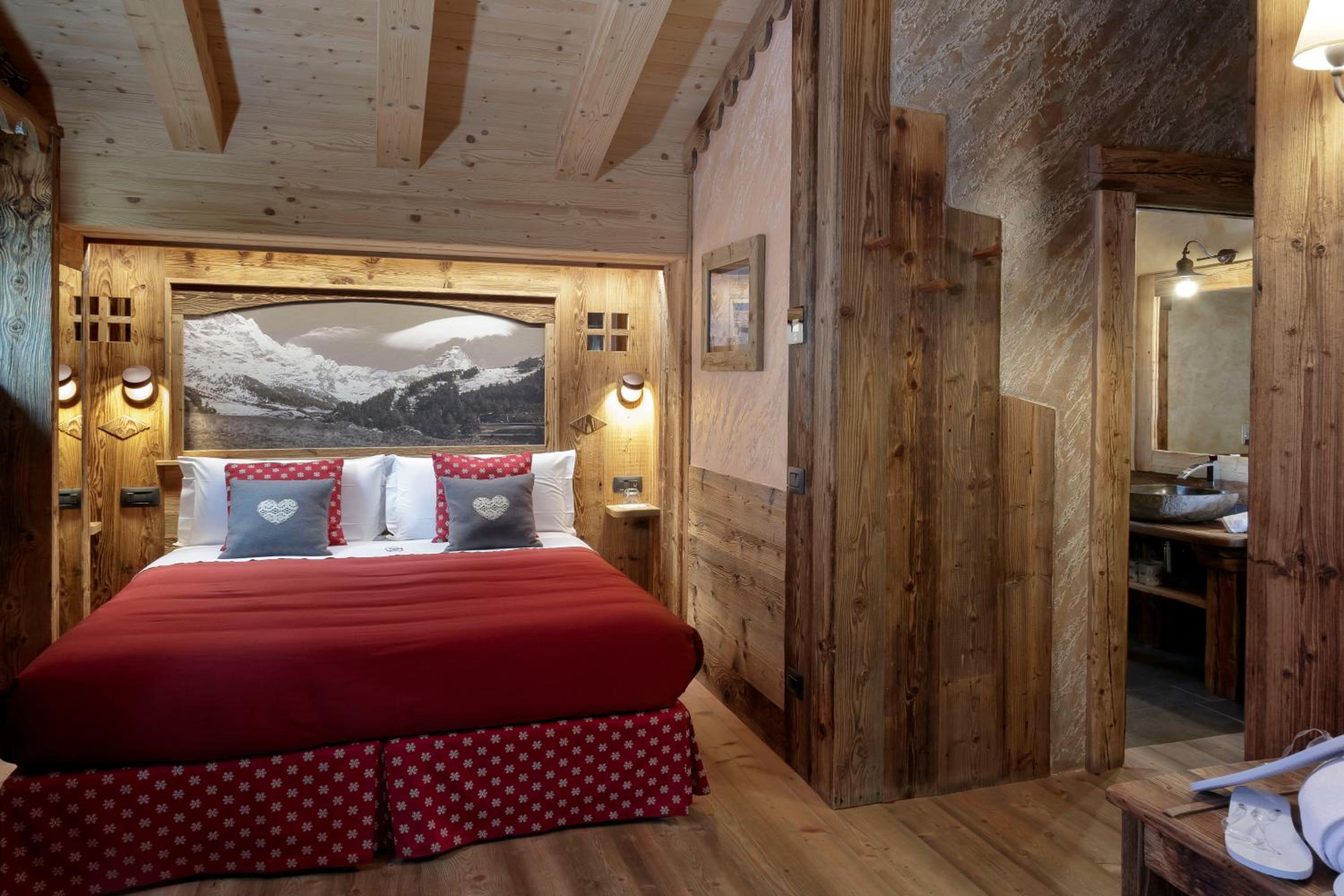Suite with Spa Access - Photo 2