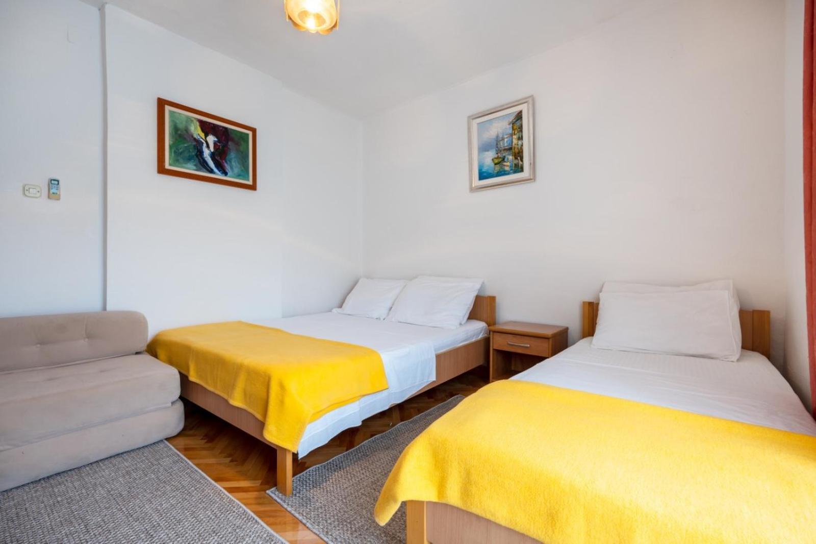 Triple Room With Private External Bathroom photo 3