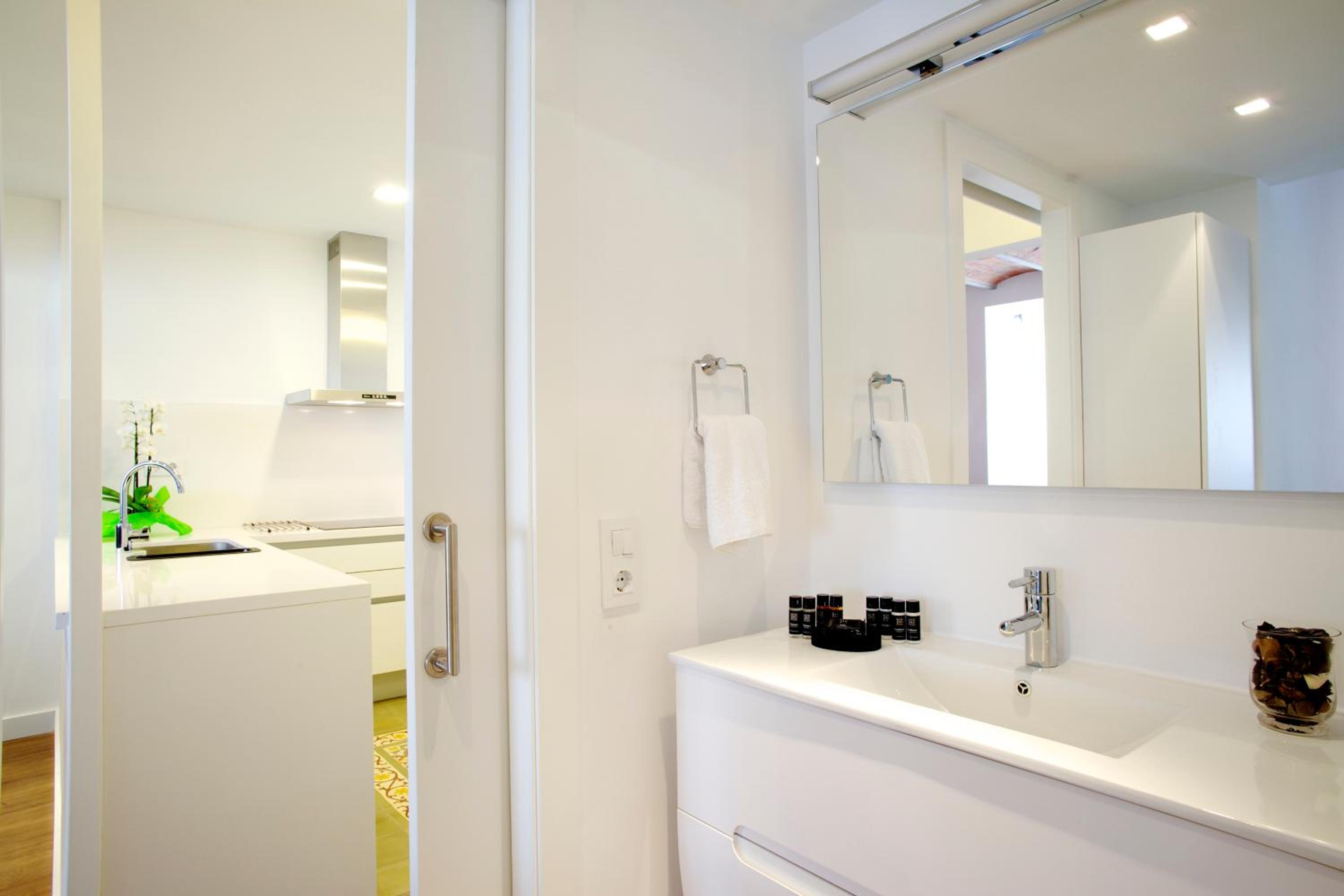 Three-Bedroom Apartment photo 2
